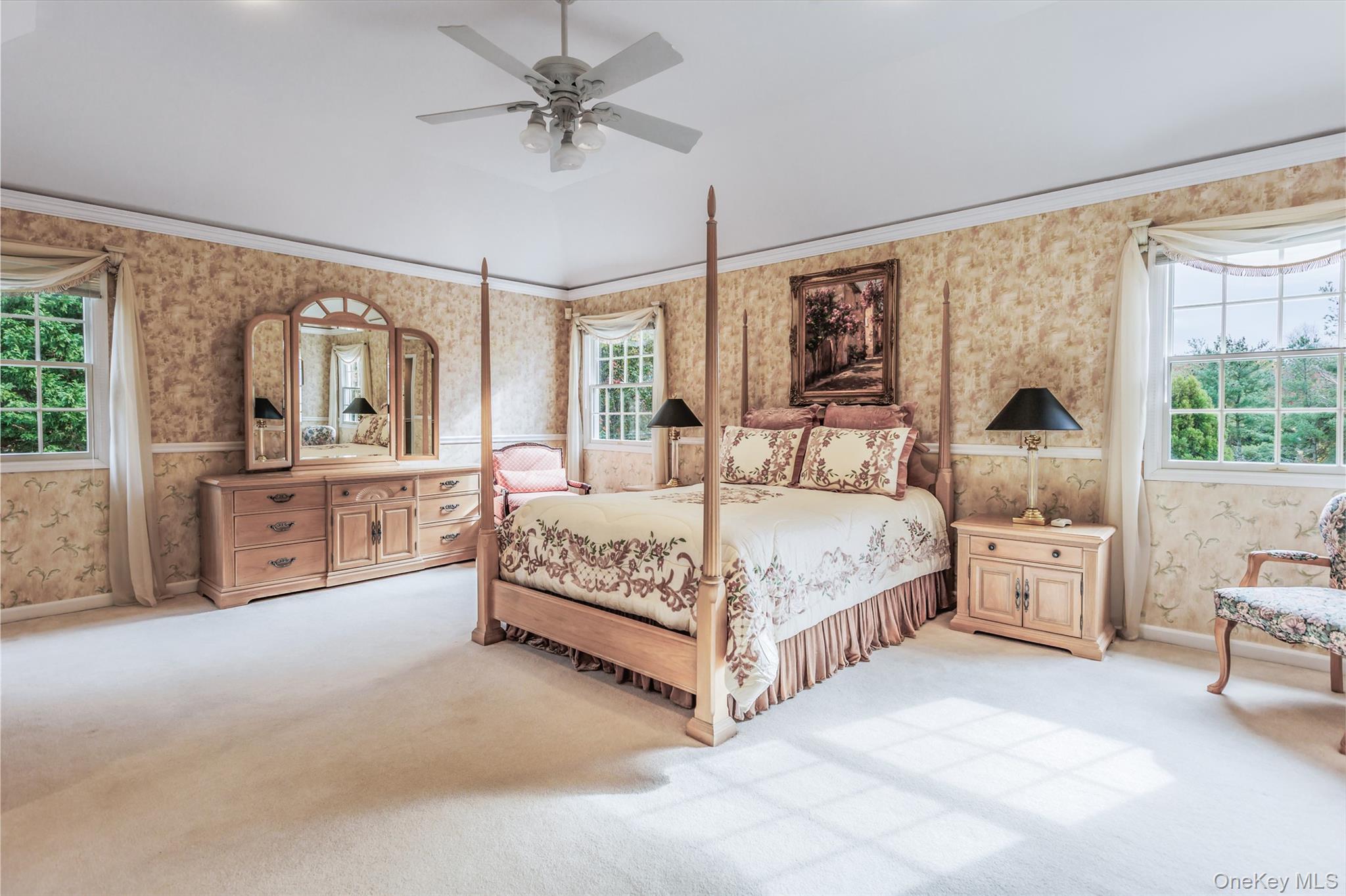 16 Ashley Loop, Northport, NY 11768