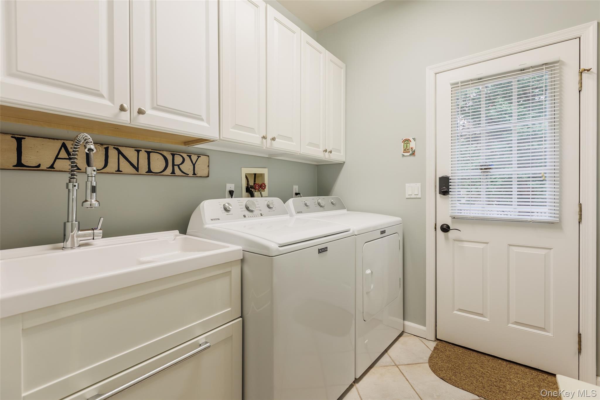 16 Ashley Loop, Northport, NY 11768