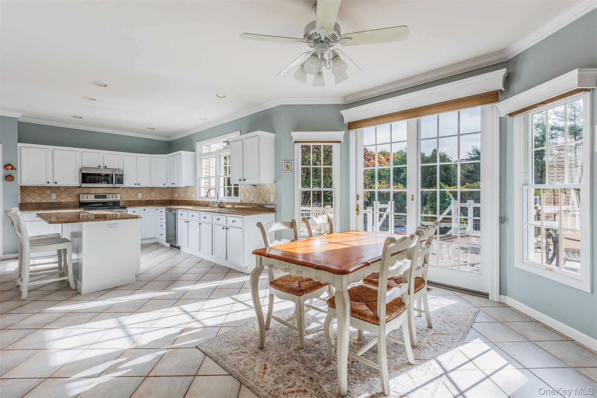 16 Ashley Loop, Northport, NY 11768