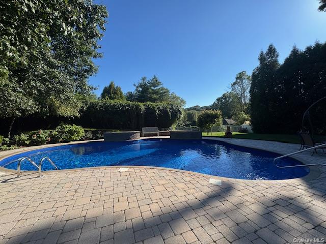 16 Ashley Loop, Northport, NY 11768