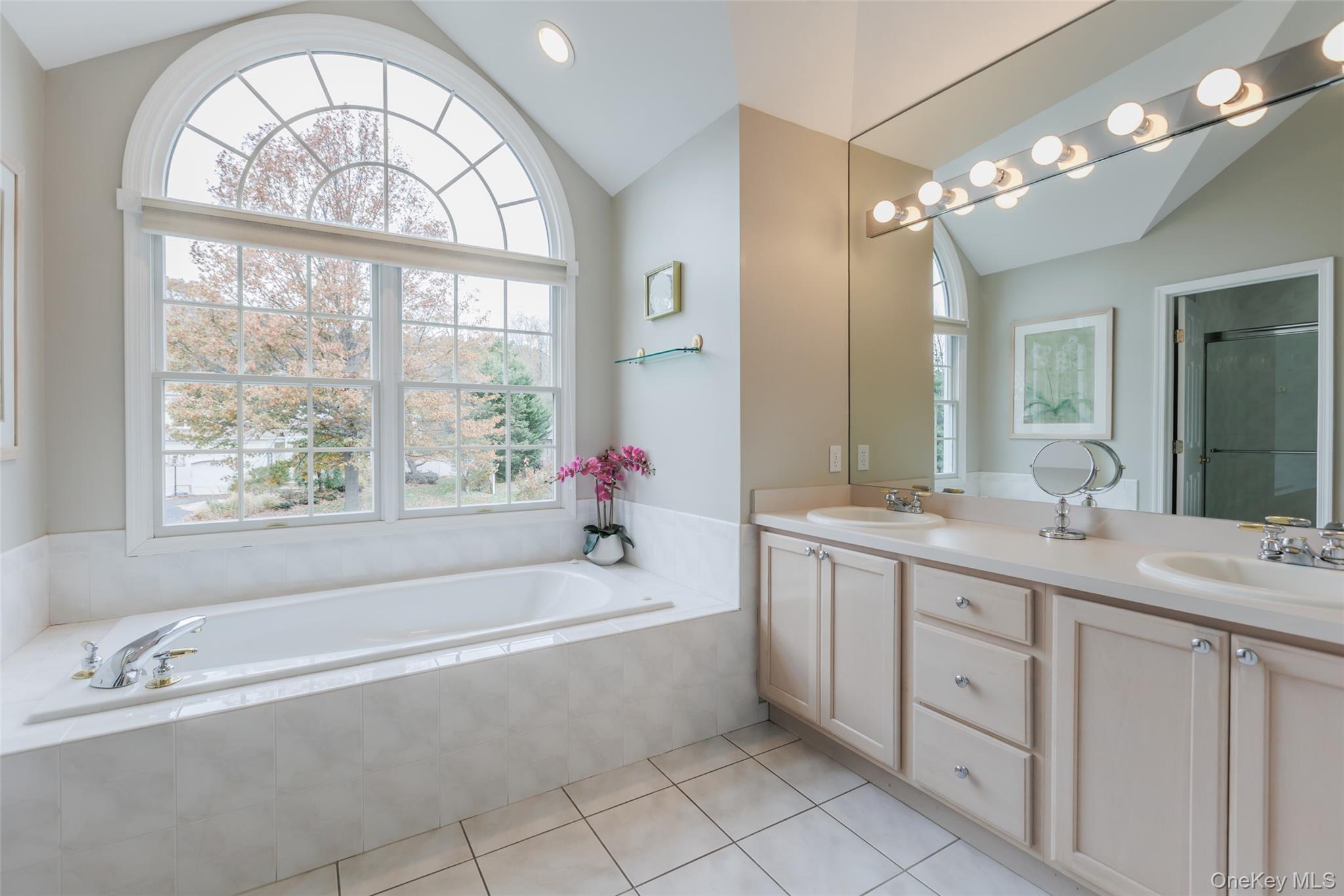 16 Ashley Loop, Northport, NY 11768