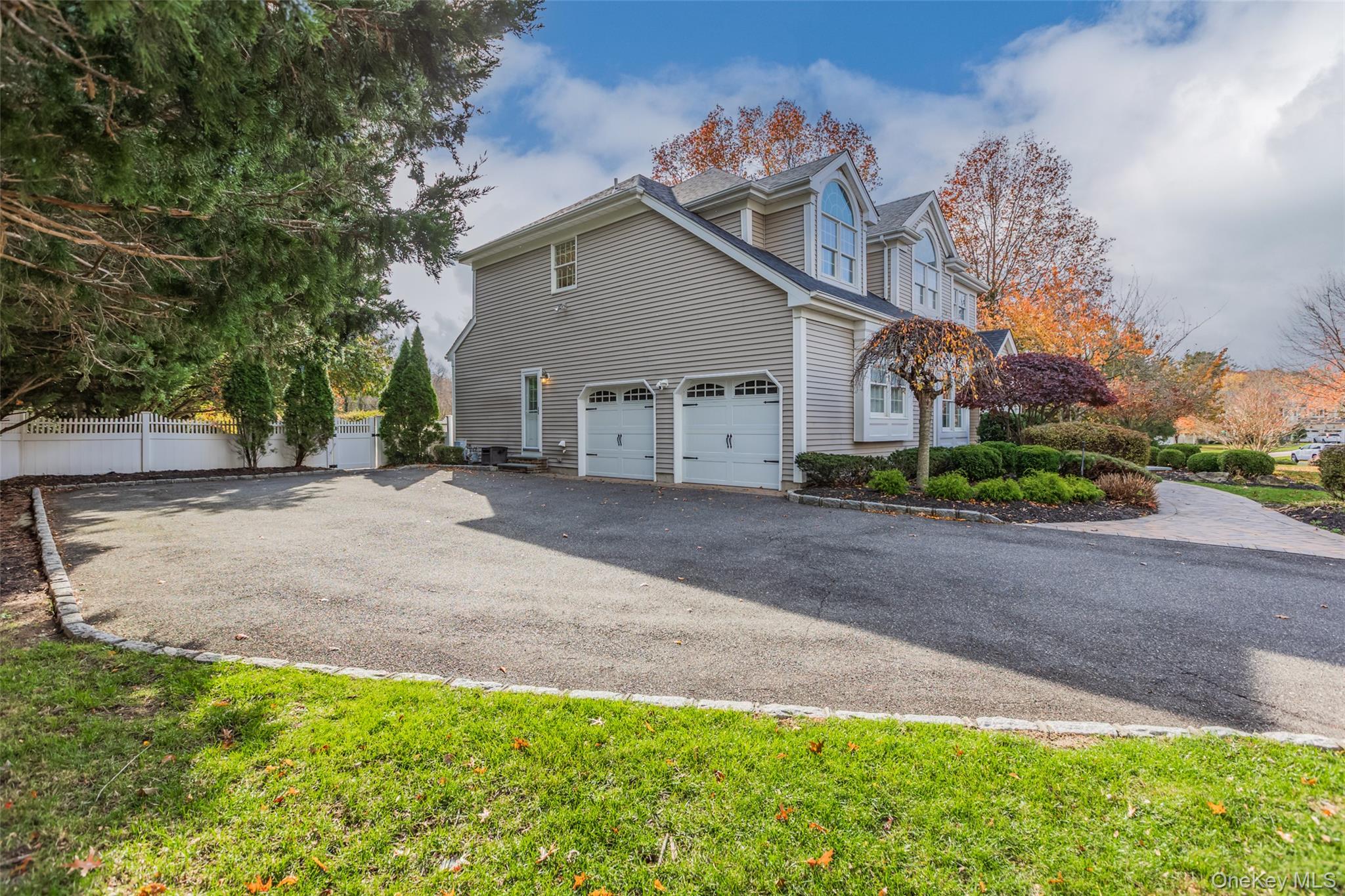 16 Ashley Loop, Northport, NY 11768