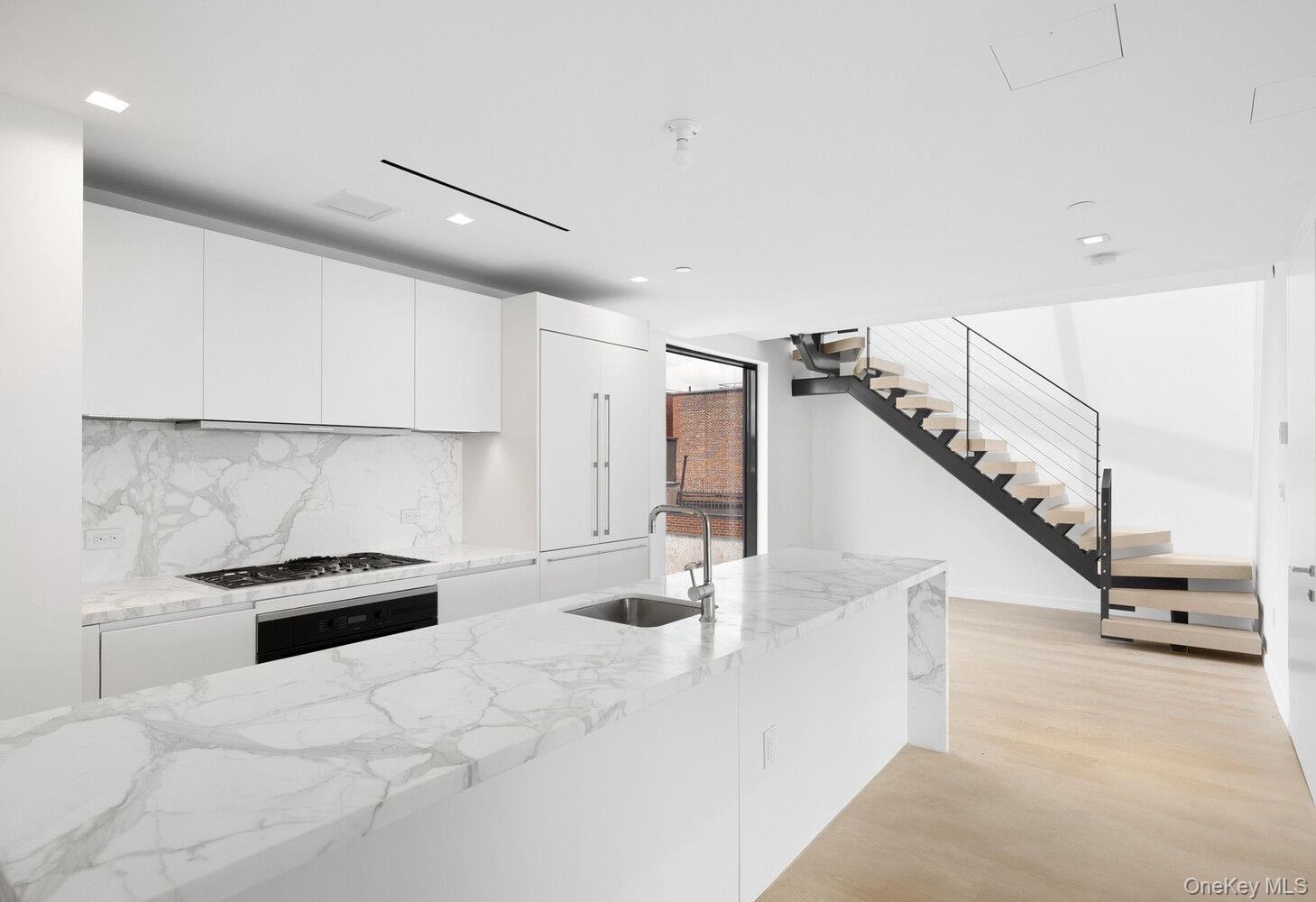 75 1ST Avenue # PHB, New York (Manhattan), NY 10003