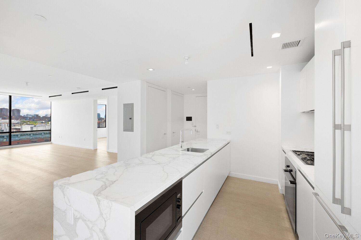 75 1ST Avenue # PHB, New York (Manhattan), NY 10003