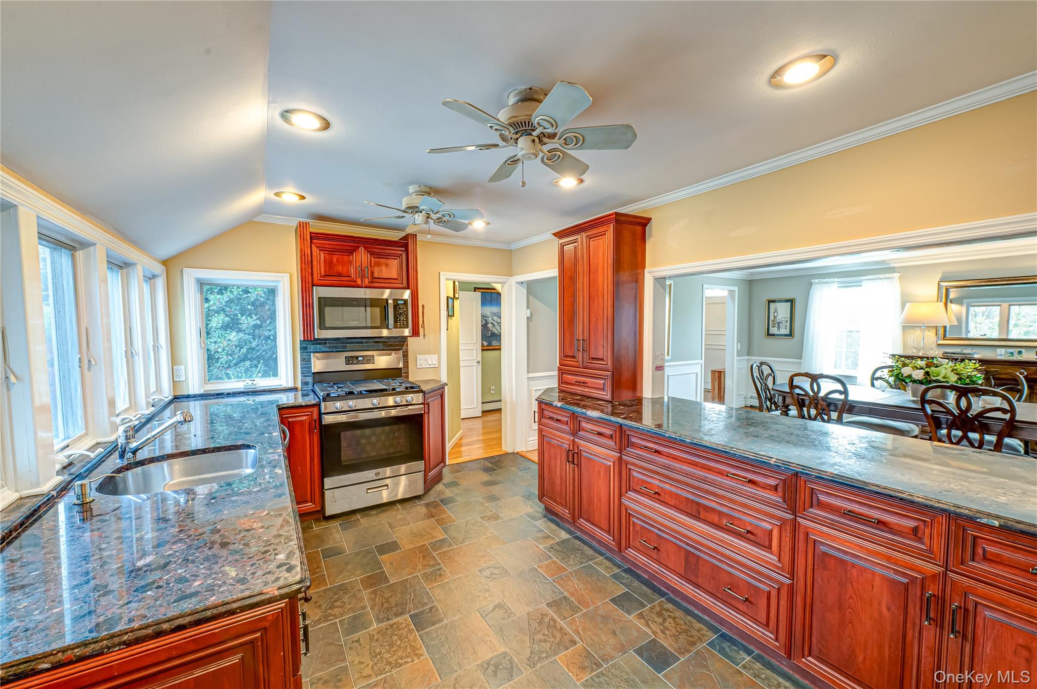 178 S Bayview Avenue, Amityville, NY 11701