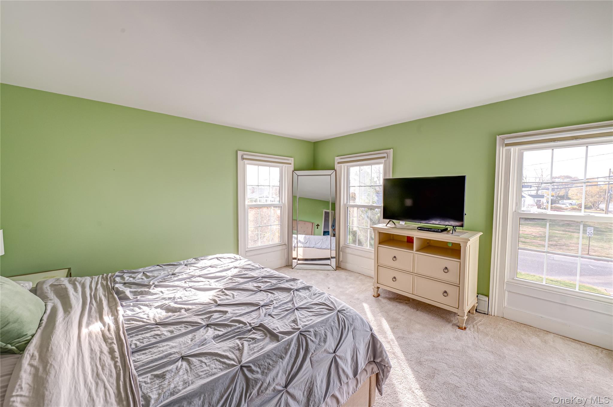 178 S Bayview Avenue, Amityville, NY 11701