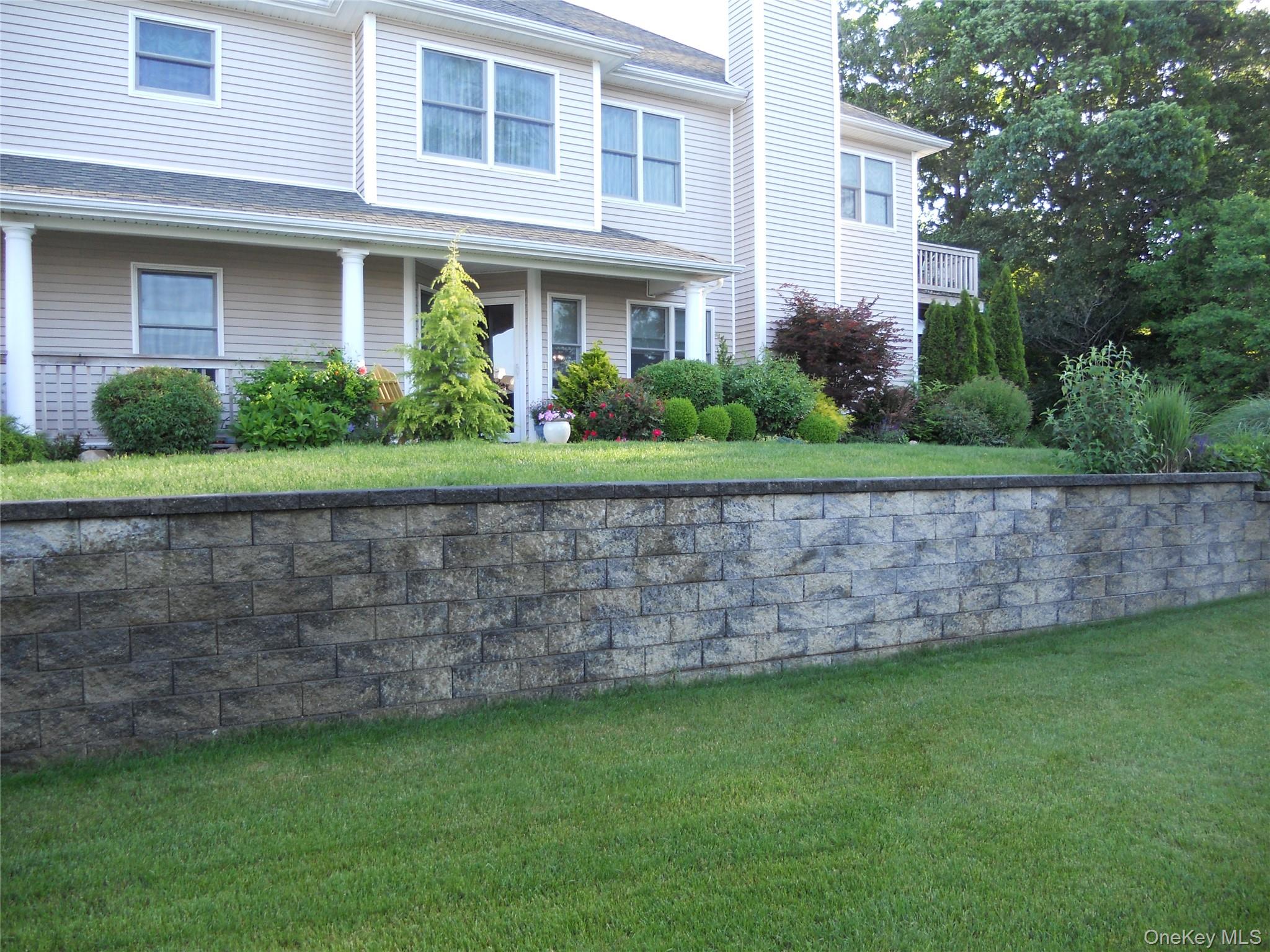 601 Willow Pond Drive, Riverhead, NY 11901