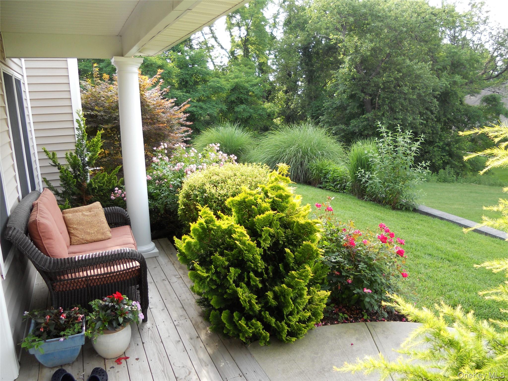 601 Willow Pond Drive, Riverhead, NY 11901