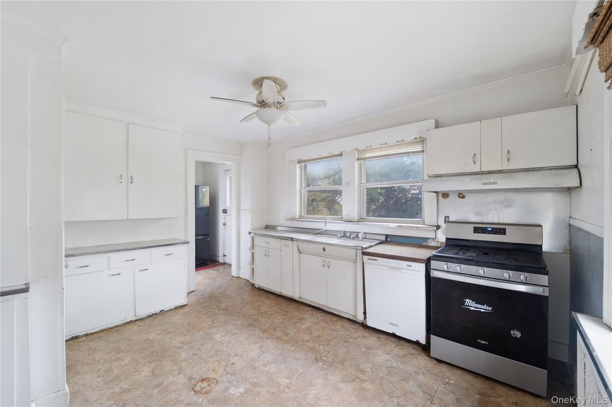 1 Glenwood Avenue, New Rochelle, NY 10801