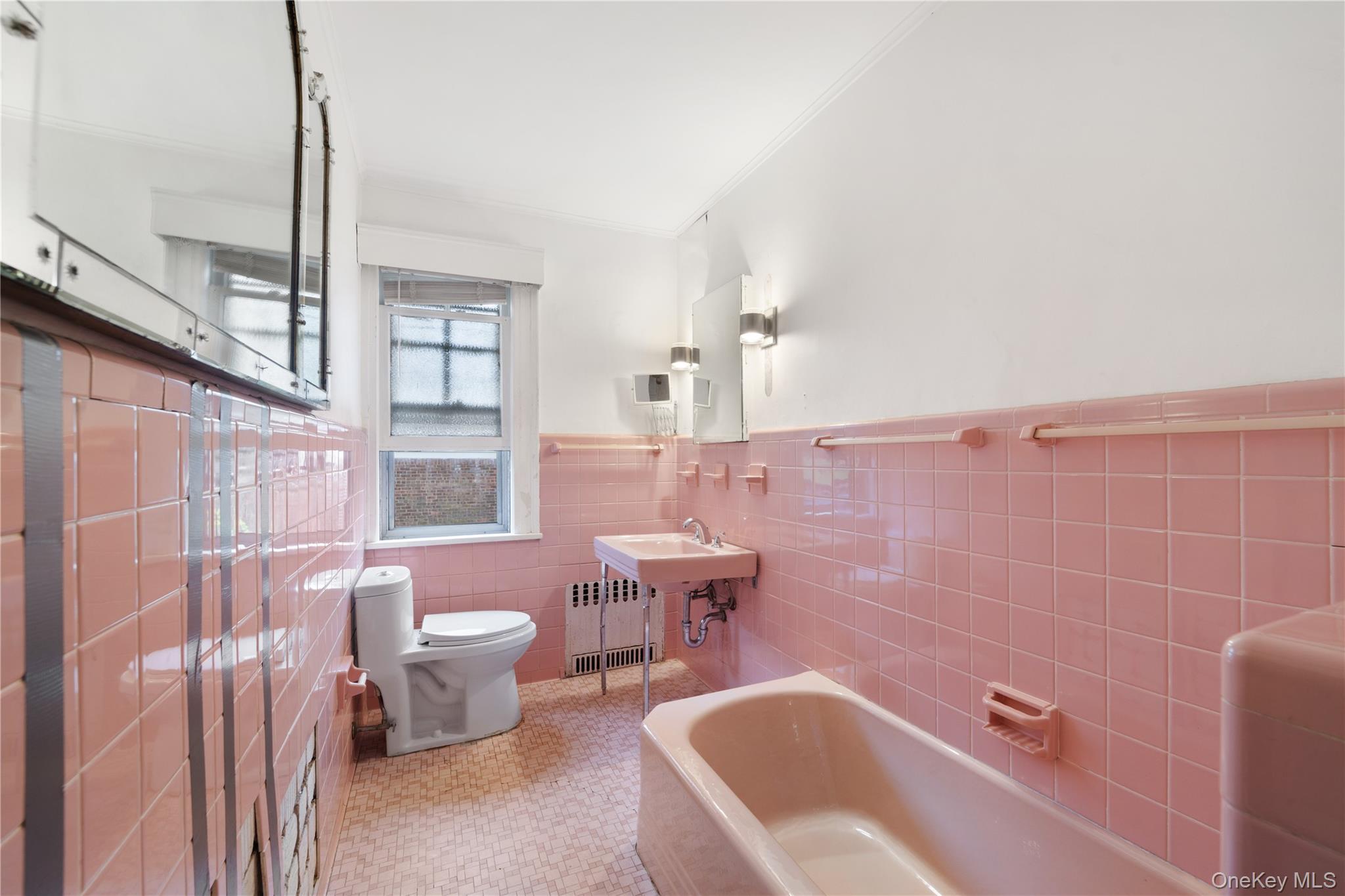 1 Glenwood Avenue, New Rochelle, NY 10801