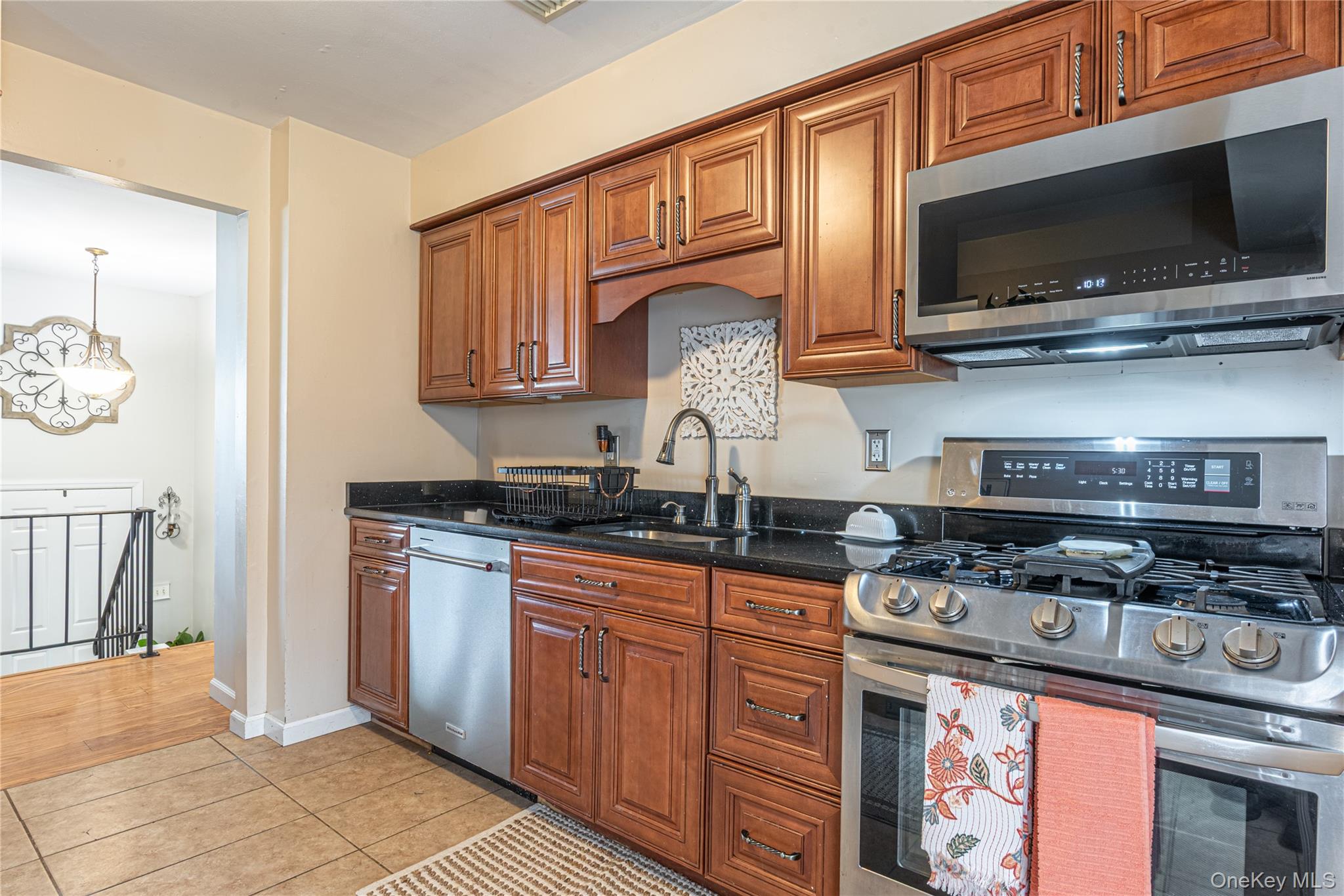 32 Deer Run Road, Poughkeepsie, NY 12603