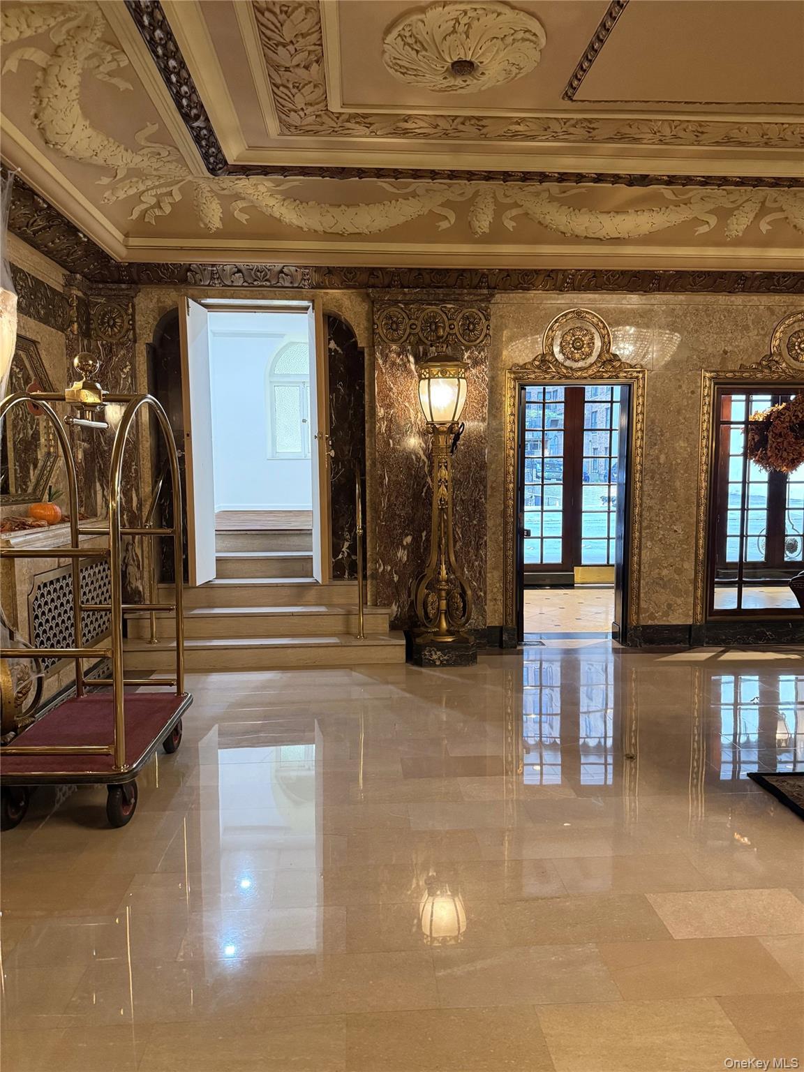 West 73rd Street 23 # 101, New York (Manhattan), NY 10023