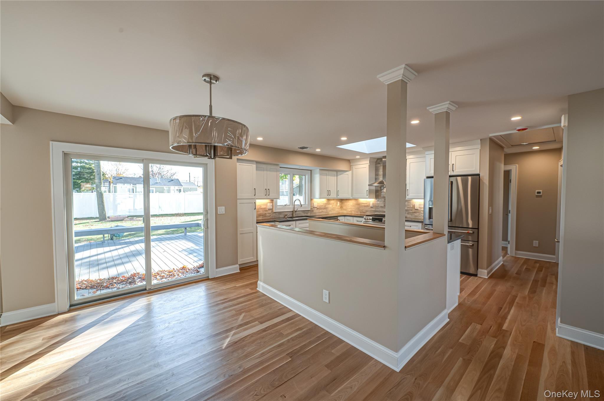 31 Boulevard Avenue, West Islip, NY 11795