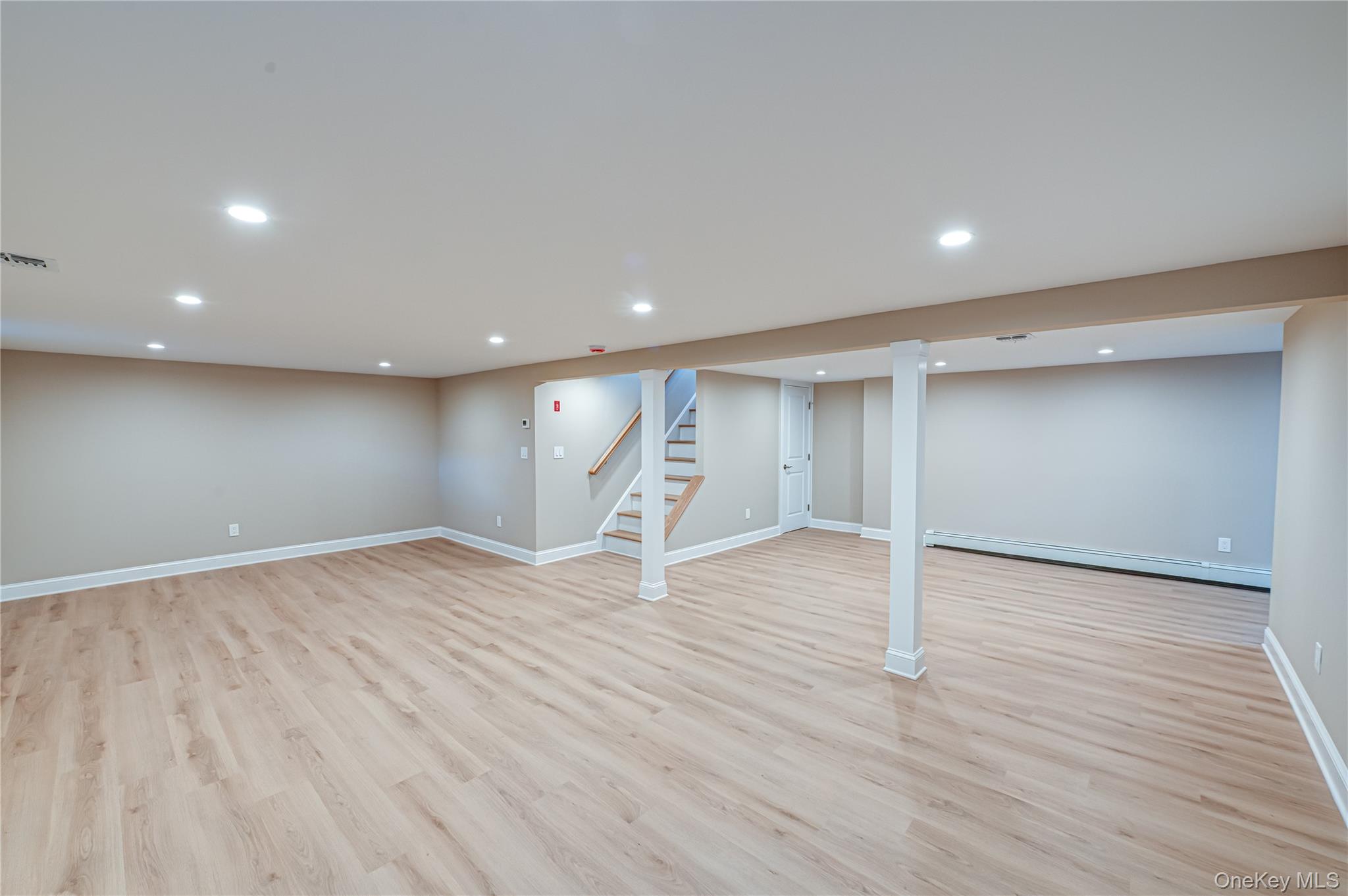 31 Boulevard Avenue, West Islip, NY 11795