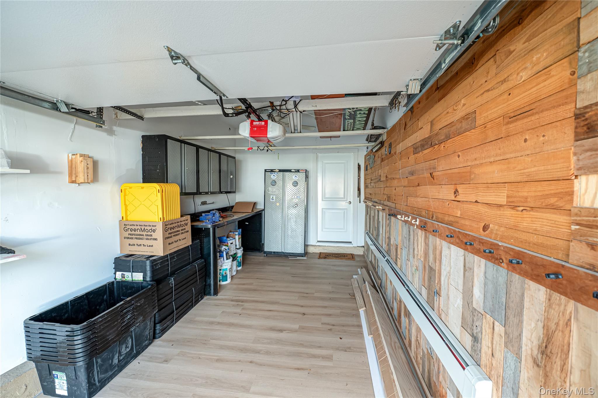 31 Boulevard Avenue, West Islip, NY 11795