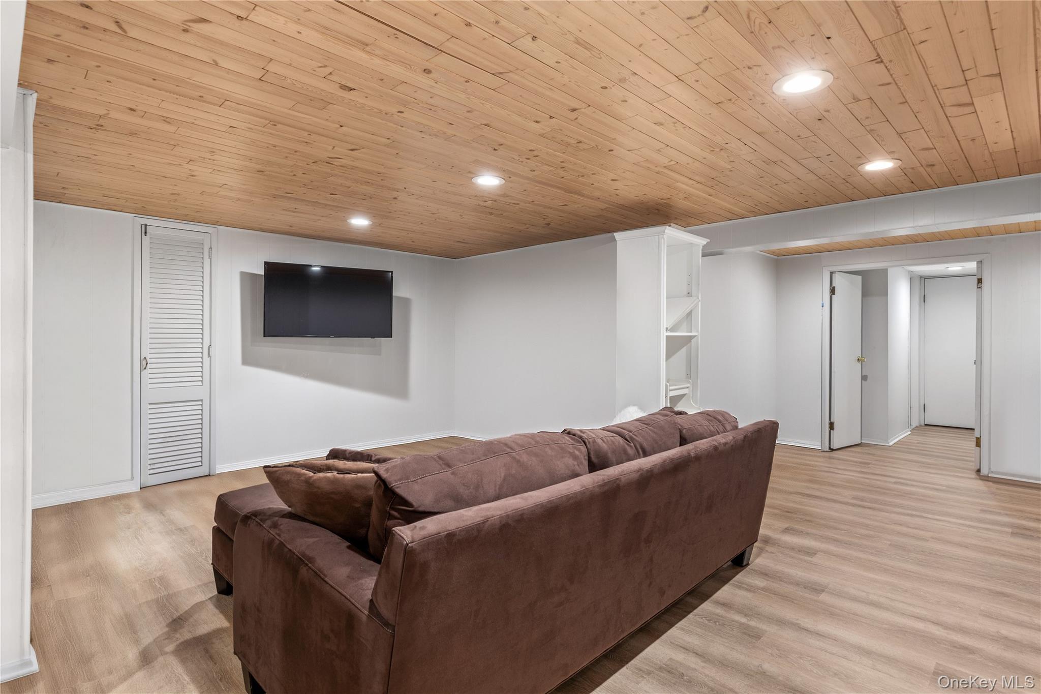 12 Orchard Drive, Woodbury, NY 11797