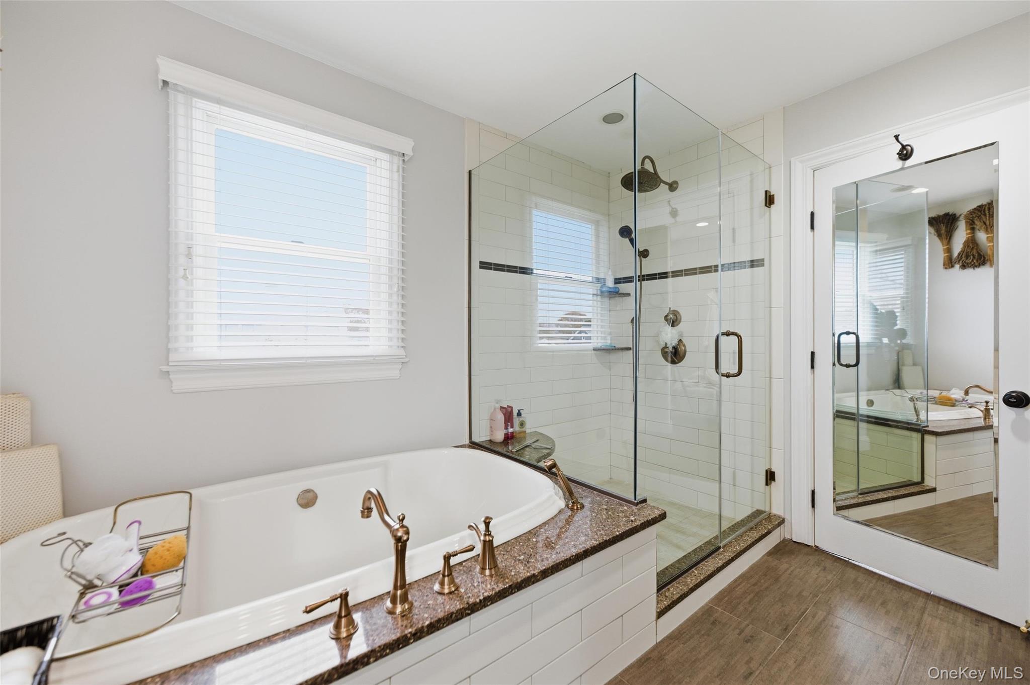 42 Homecrest Court, Oceanside, NY 11572