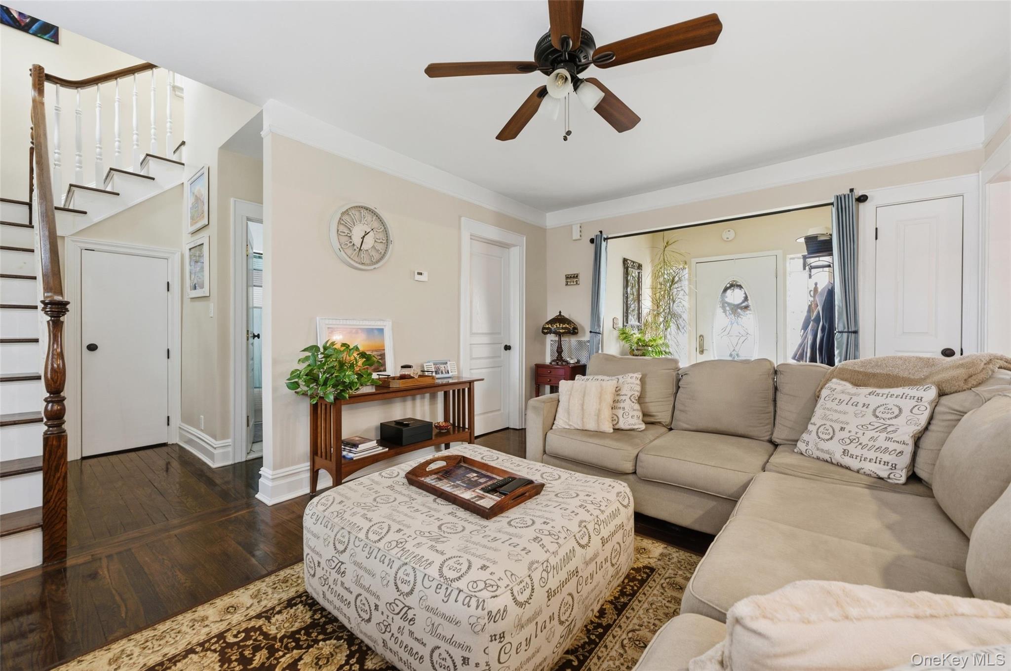 42 Homecrest Court, Oceanside, NY 11572