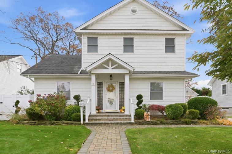 42 Homecrest Court, Oceanside, NY 11572