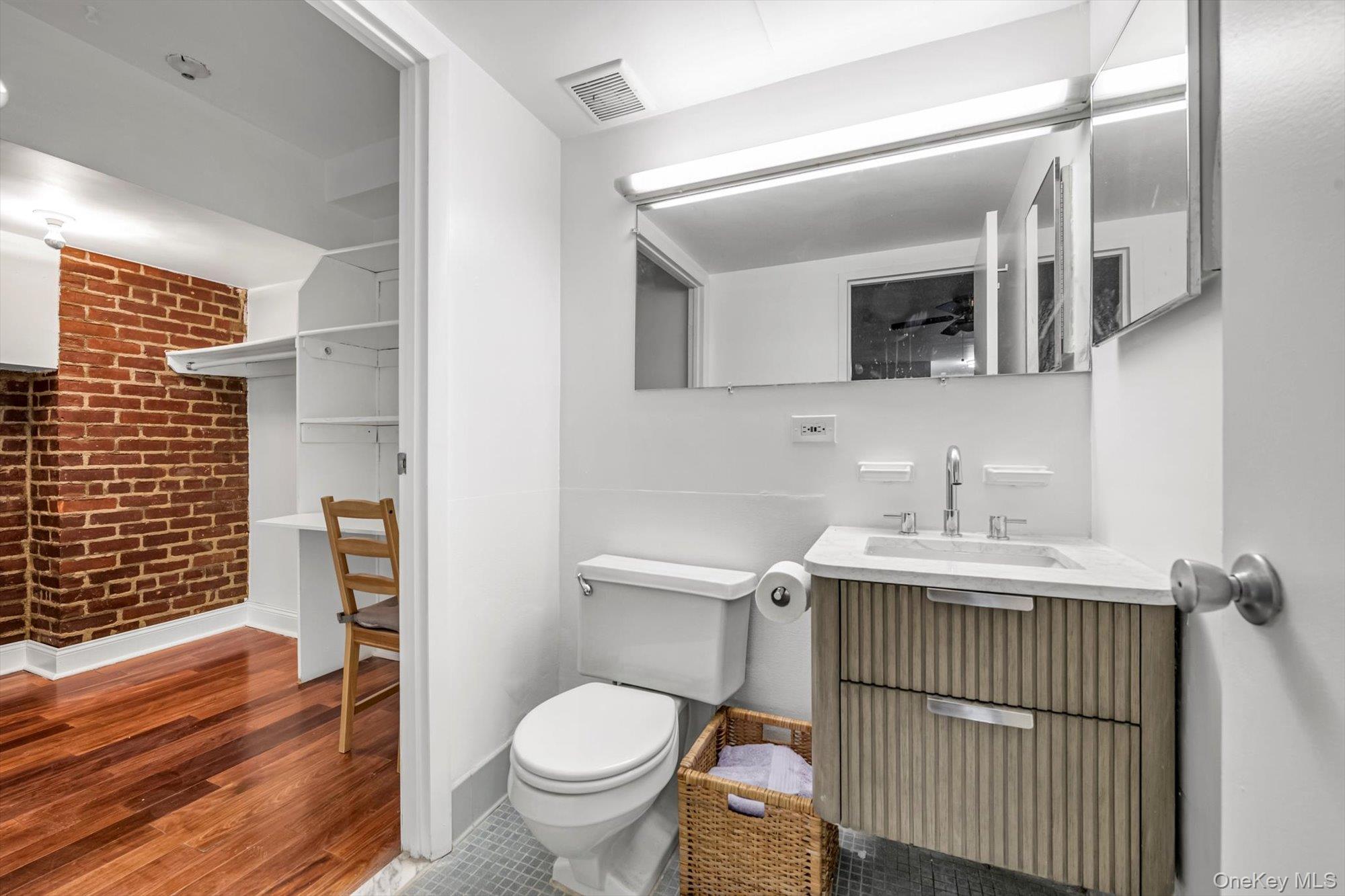 77 Bleecker Street # 105, New York (Manhattan), NY 10012