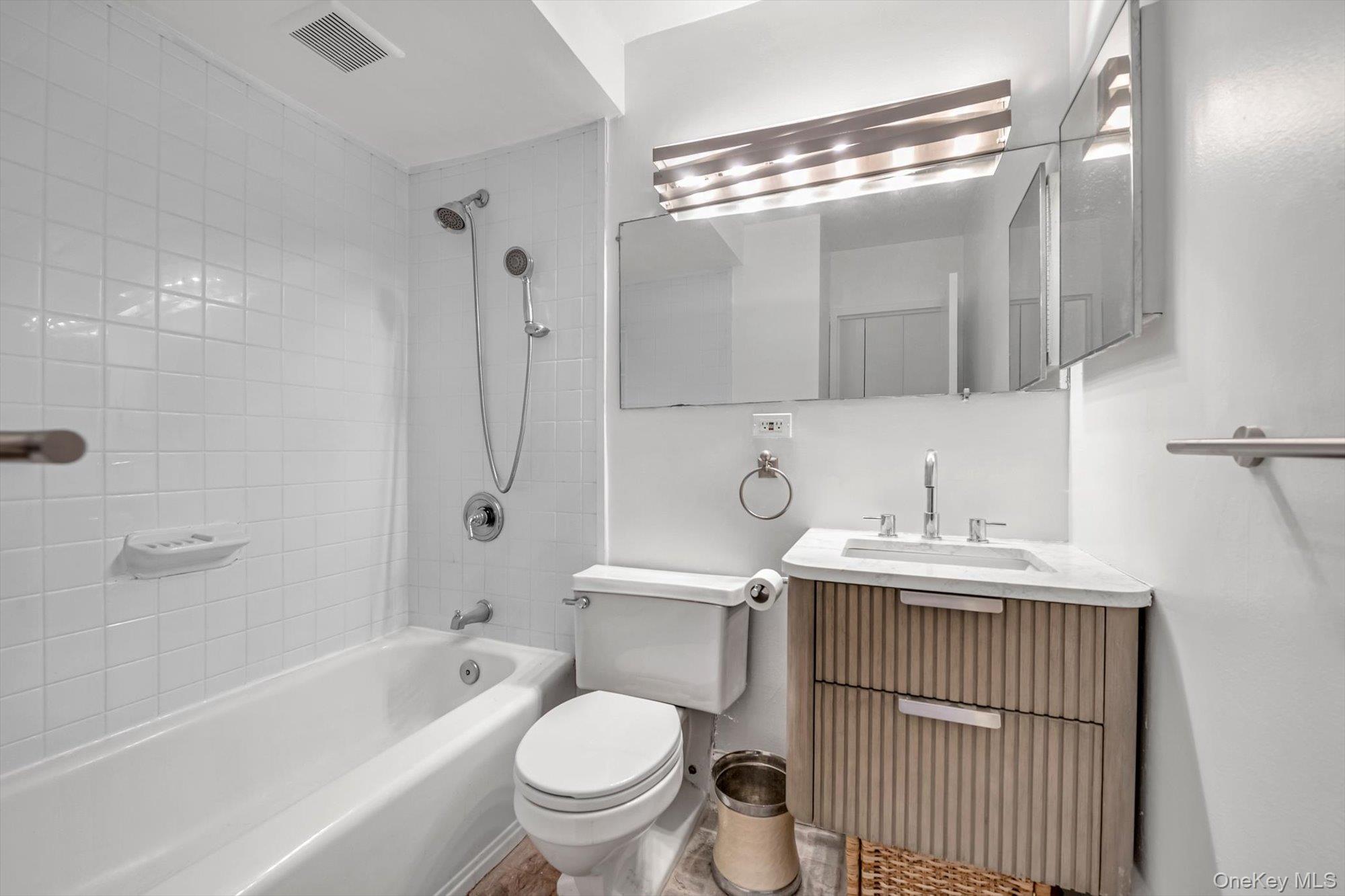 77 Bleecker Street # 105, New York (Manhattan), NY 10012