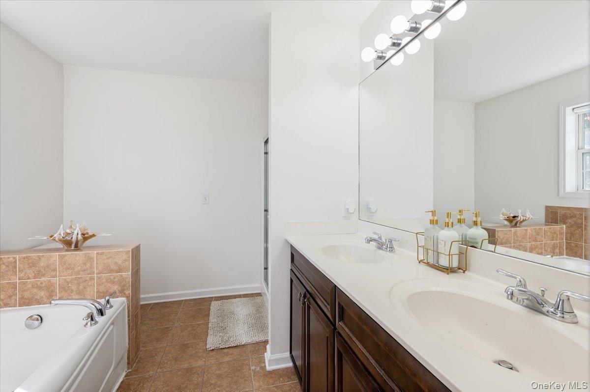 26 Hidden Creek Boulevard, Monroe, NY 10950