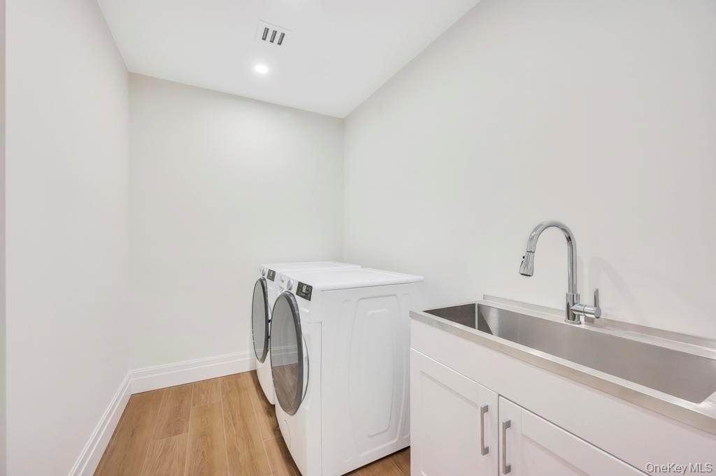 207 Mill Spring Road, Manhasset, NY 11030