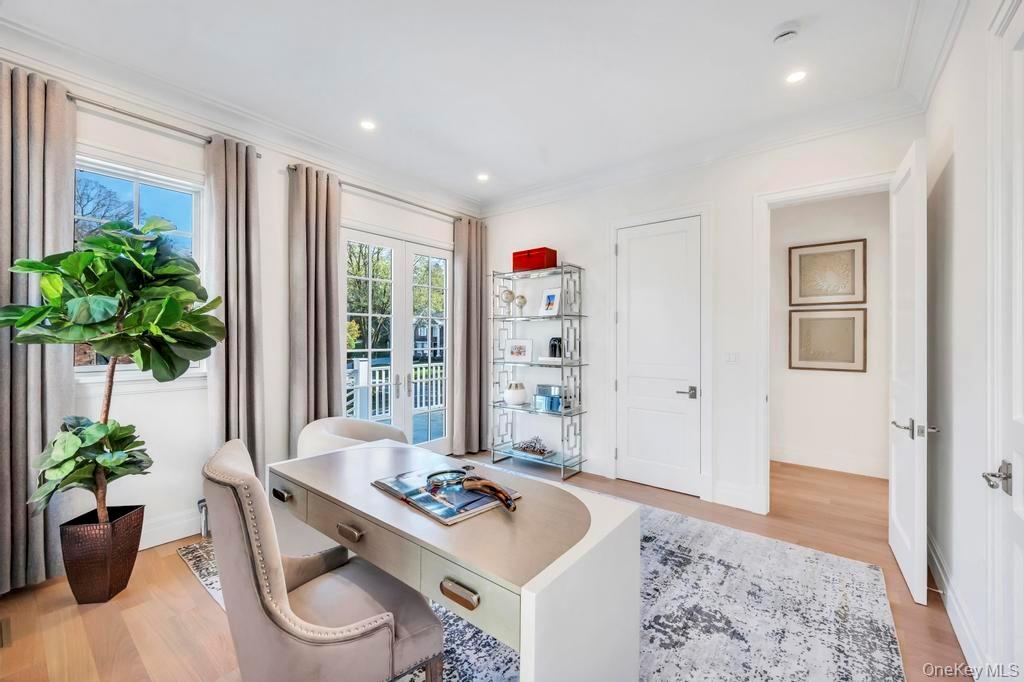 207 Mill Spring Road, Manhasset, NY 11030