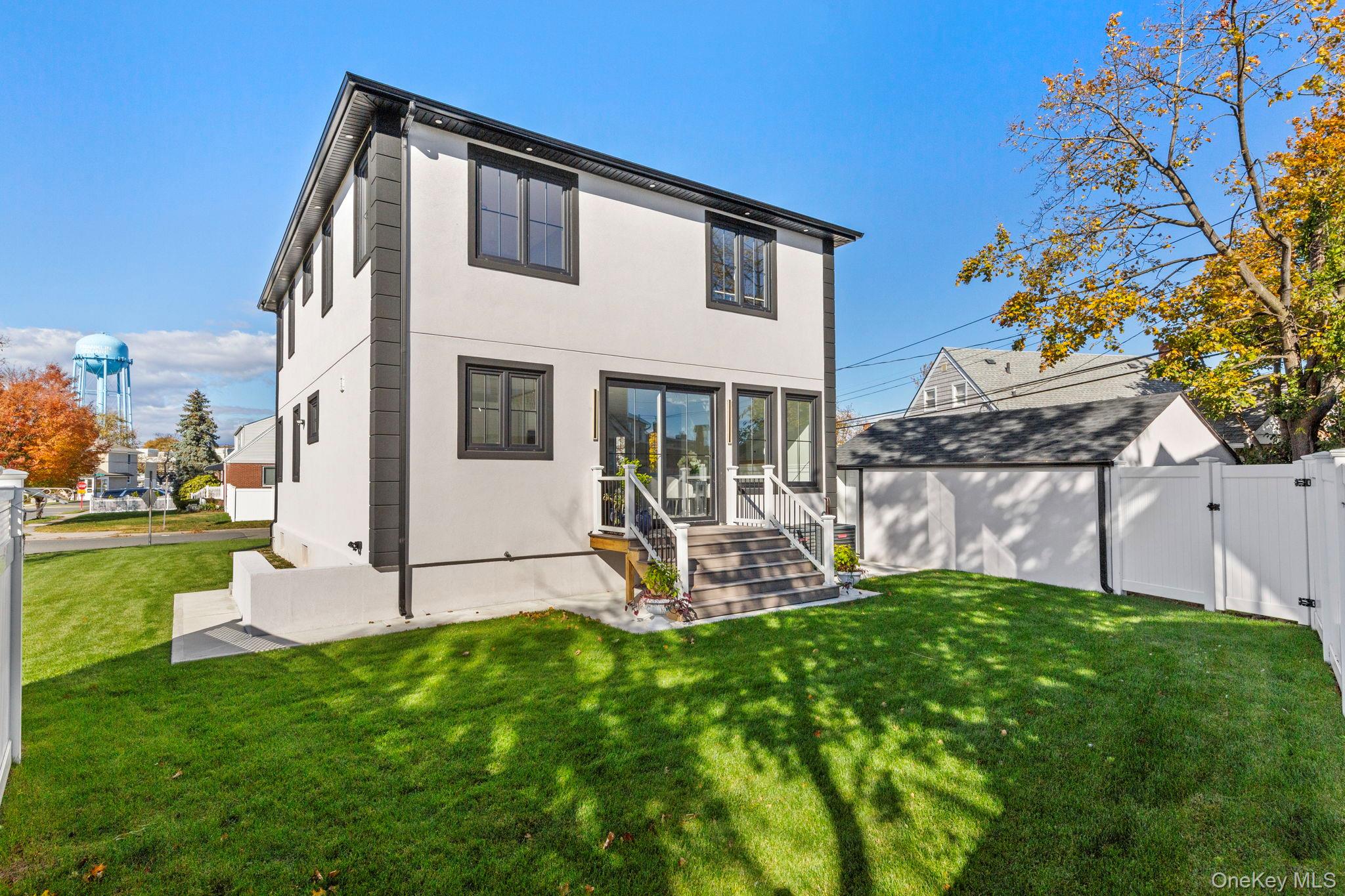 1035 Glen Drive, Franklin Square, NY 11010