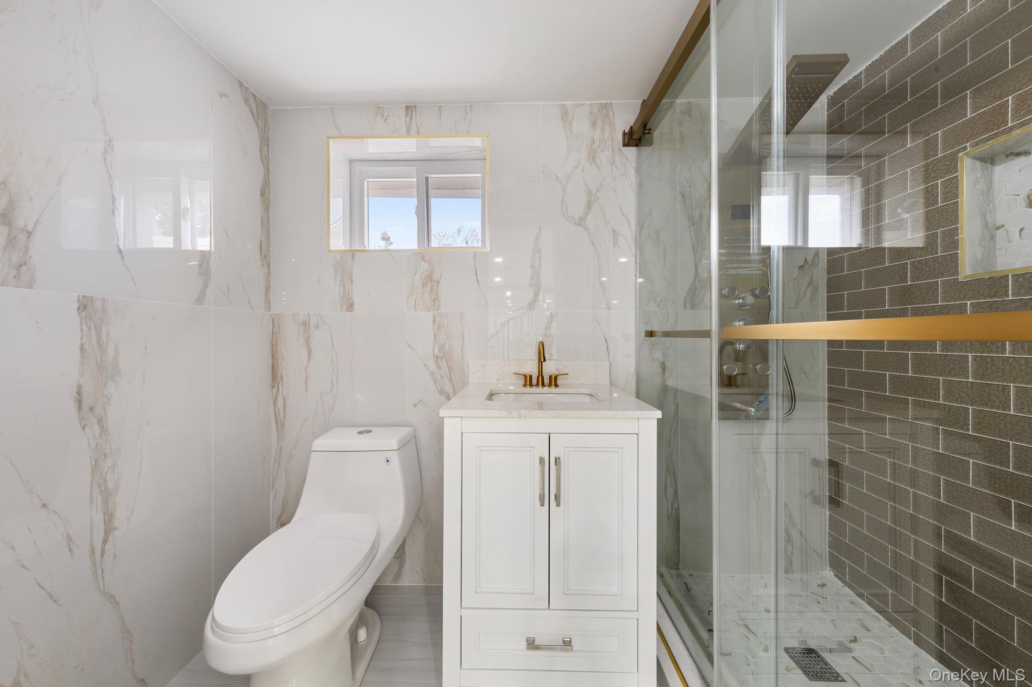 1035 Glen Drive, Franklin Square, NY 11010