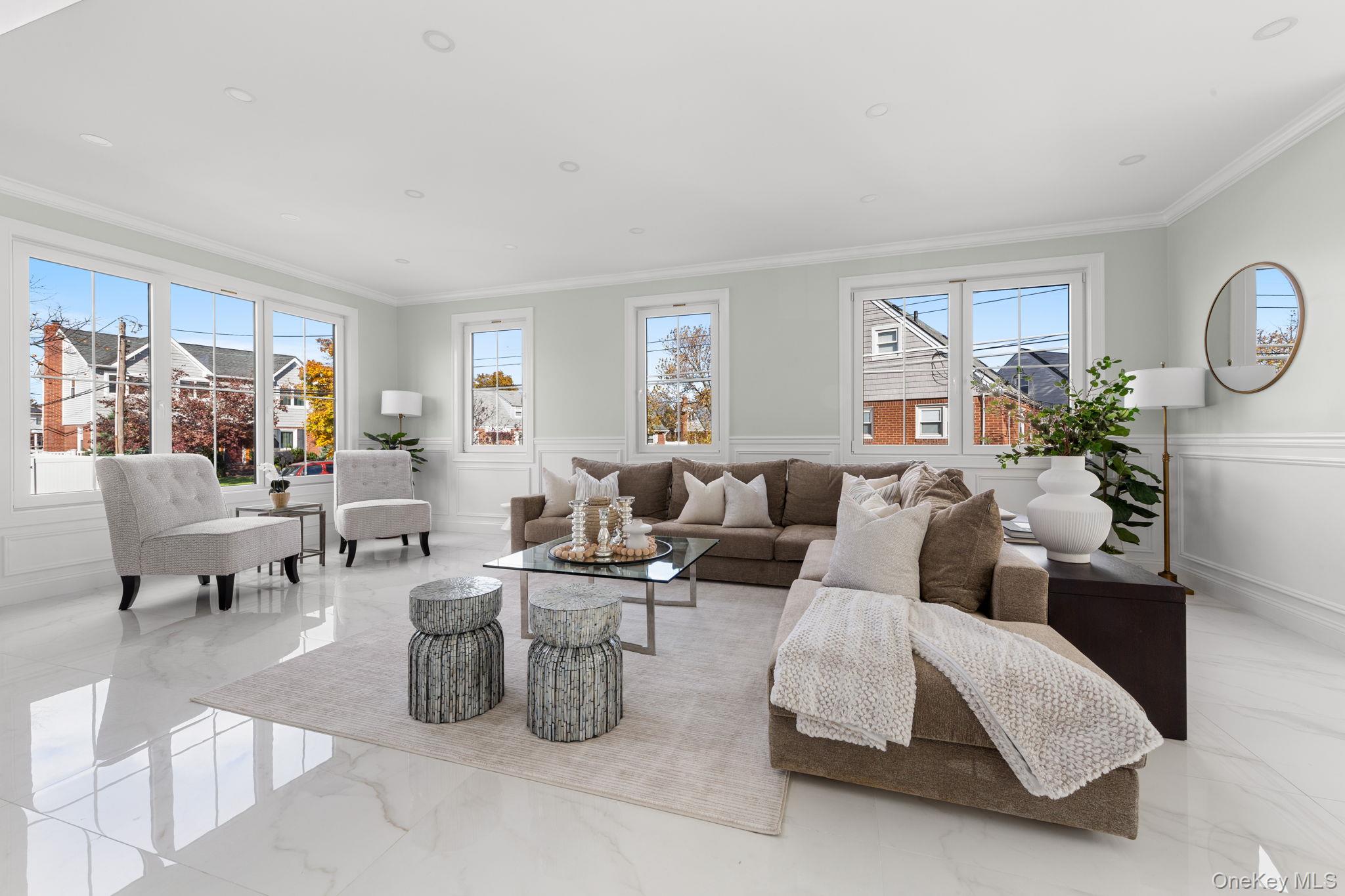 1035 Glen Drive, Franklin Square, NY 11010