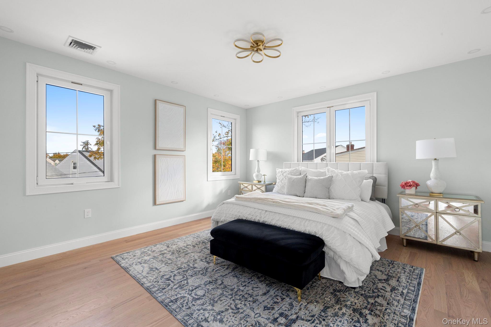 1035 Glen Drive, Franklin Square, NY 11010