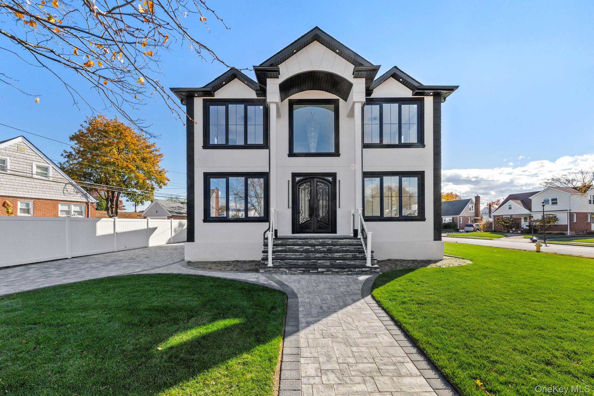 1035 Glen Drive, Franklin Square, NY 11010