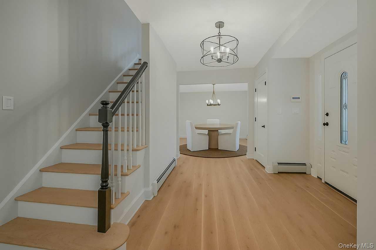 43 Edcris Lane, Huntington, NY 11743