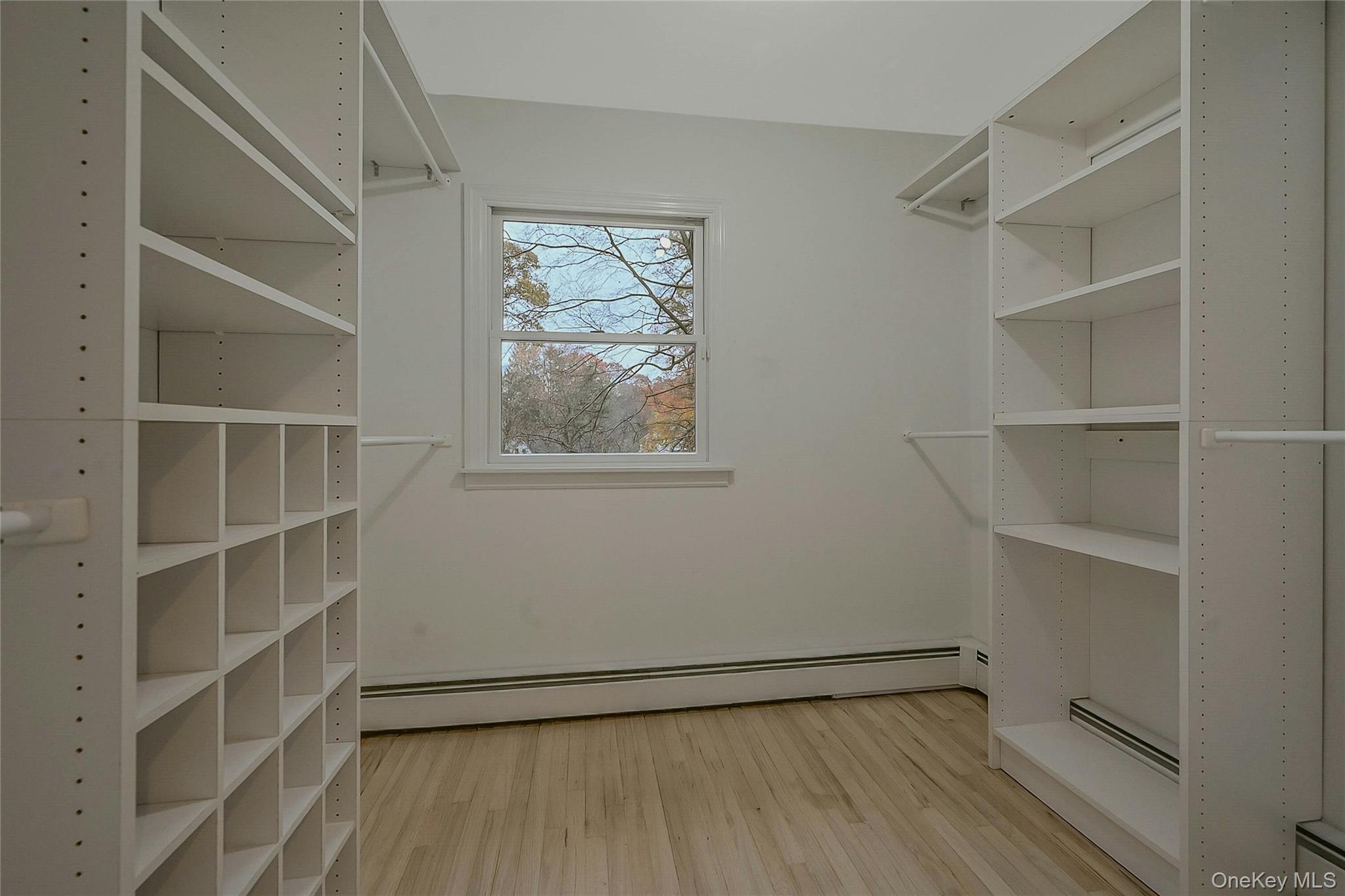 43 Edcris Lane, Huntington, NY 11743