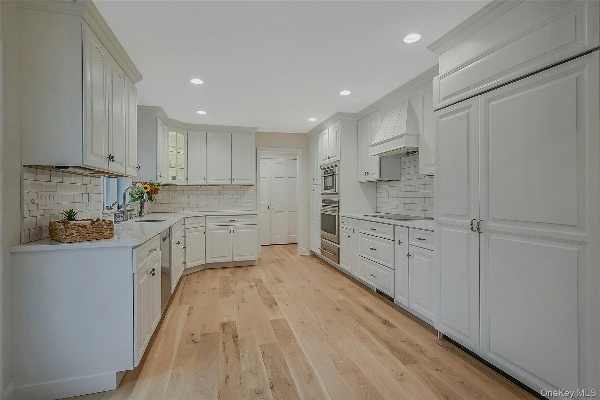 43 Edcris Lane, Huntington, NY 11743