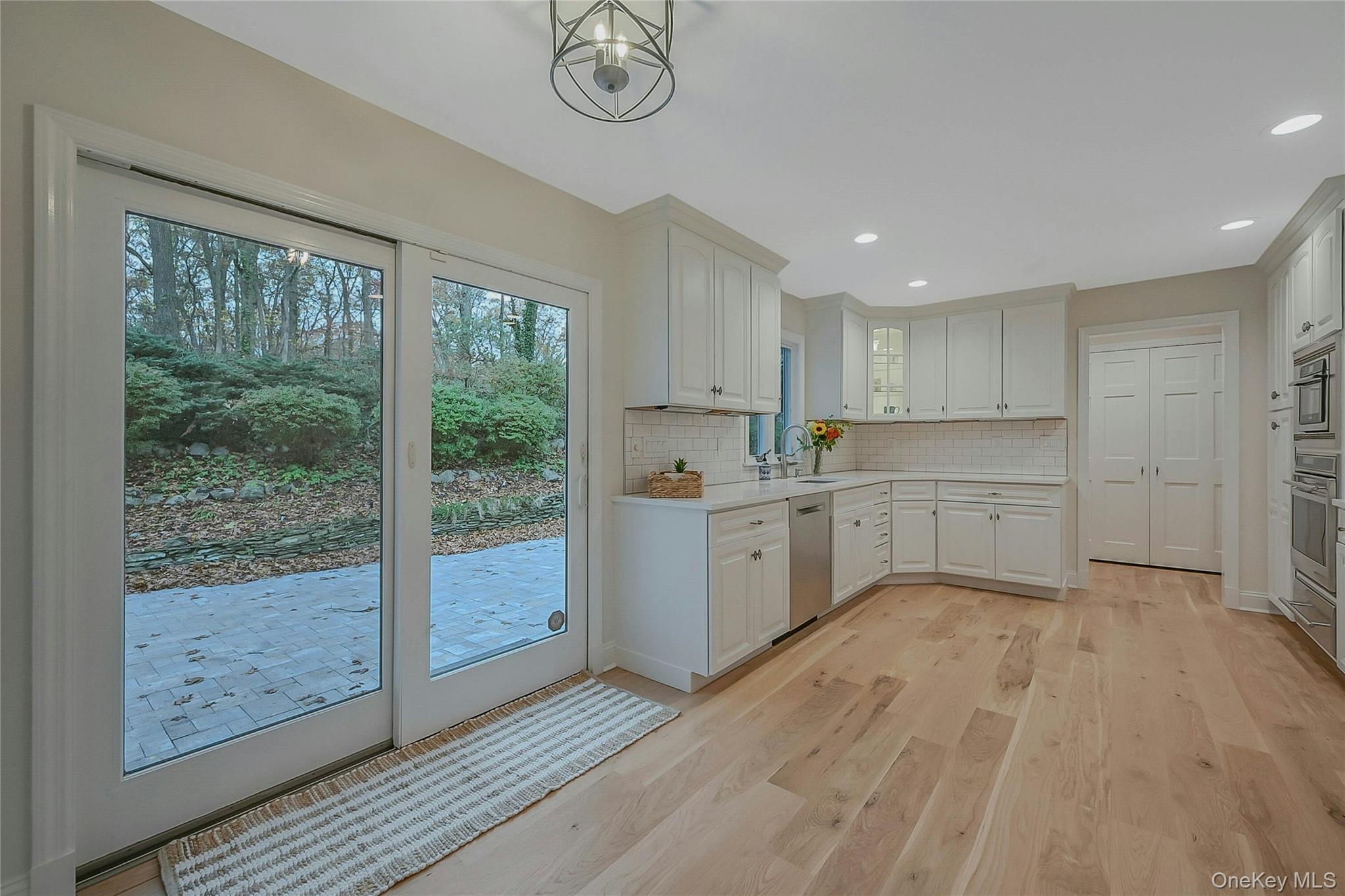 43 Edcris Lane, Huntington, NY 11743