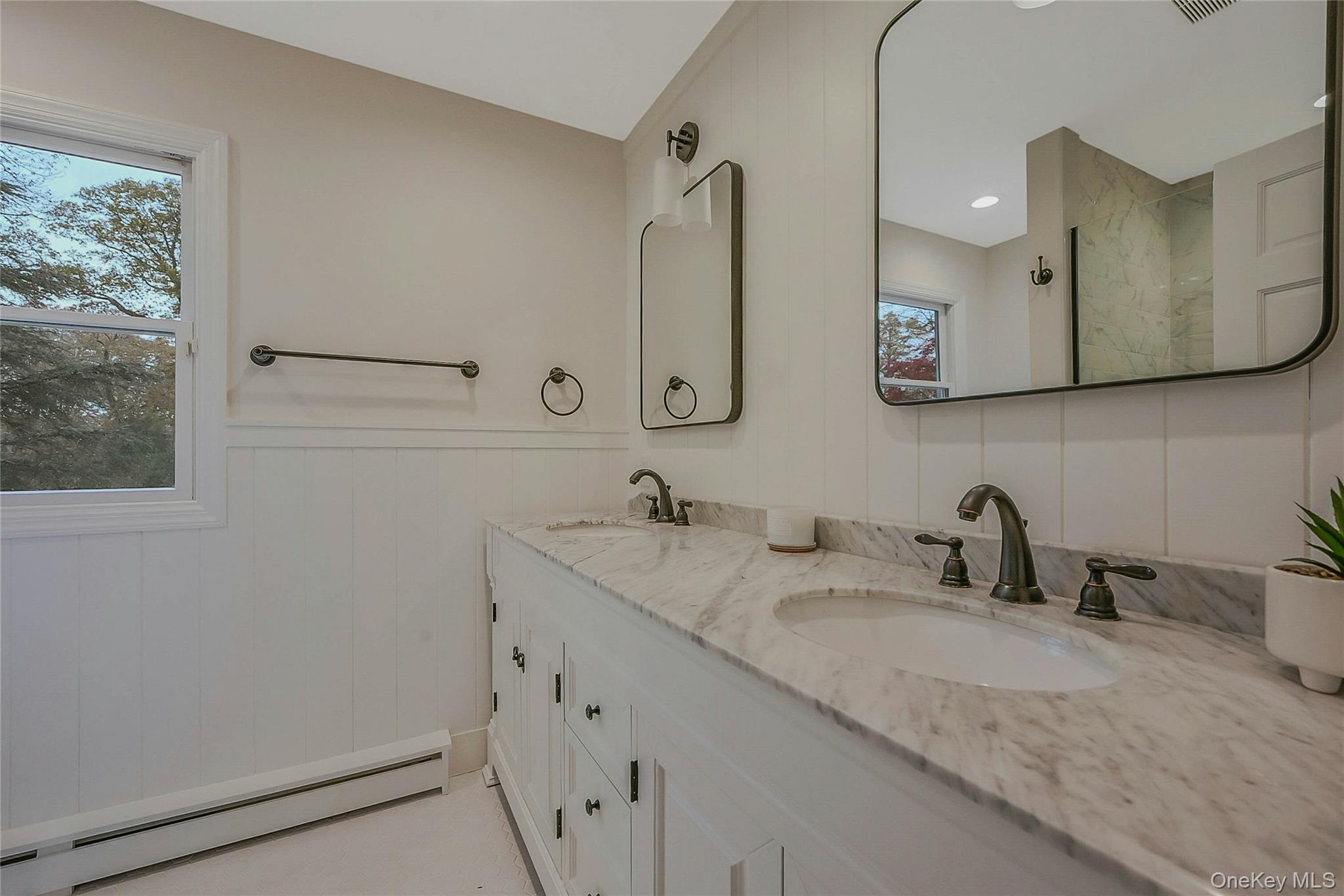 43 Edcris Lane, Huntington, NY 11743