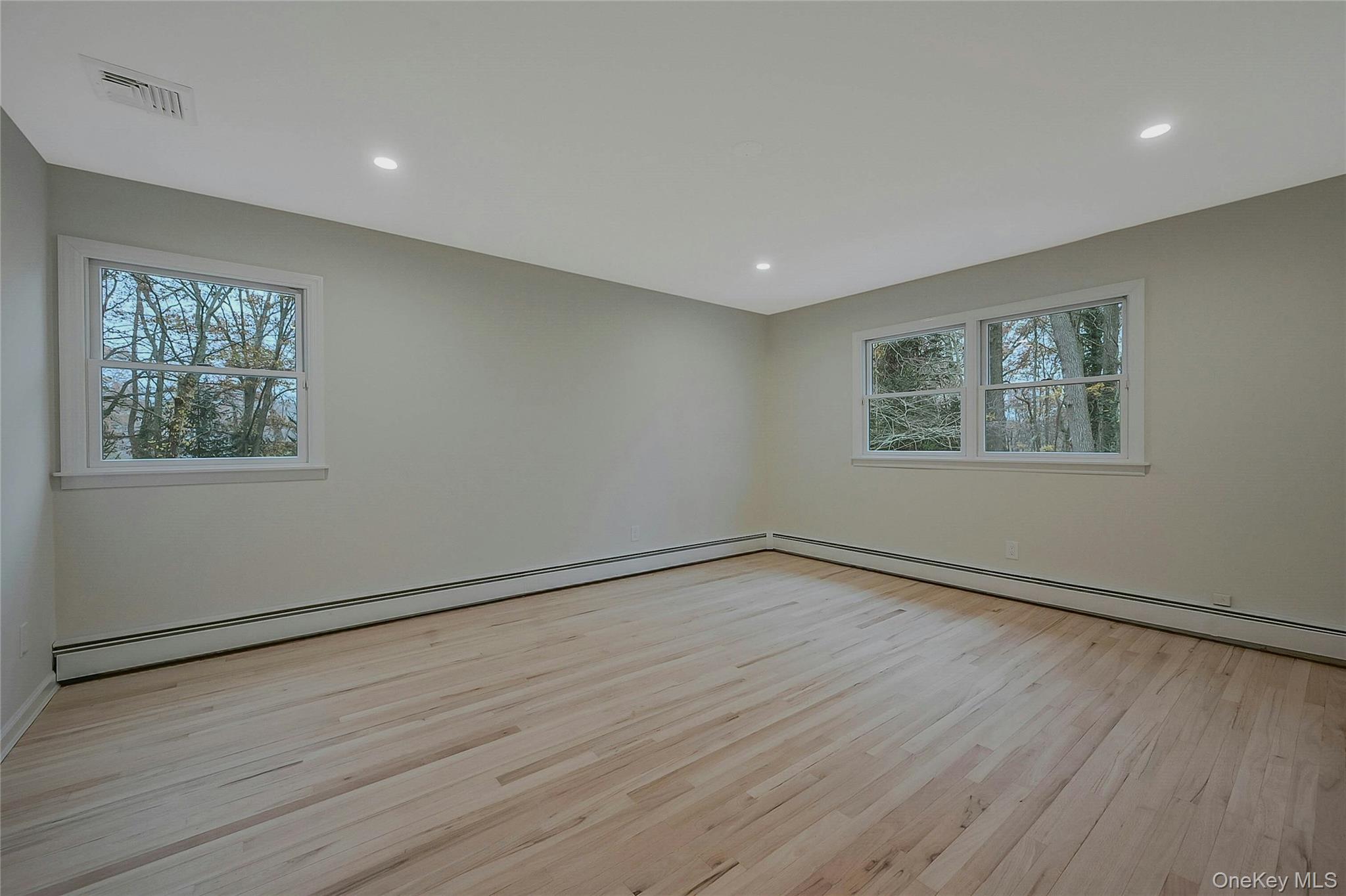 43 Edcris Lane, Huntington, NY 11743