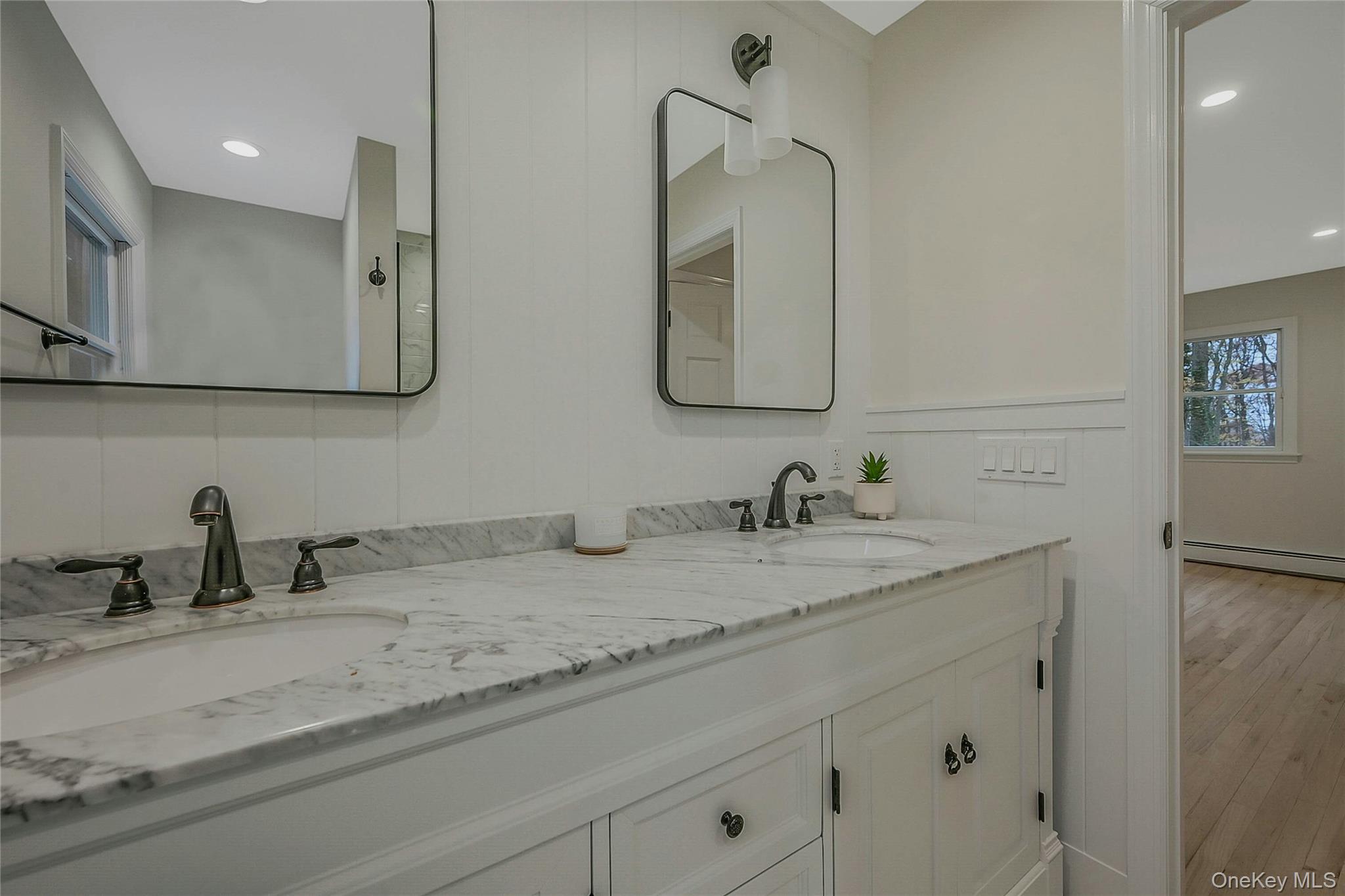 43 Edcris Lane, Huntington, NY 11743