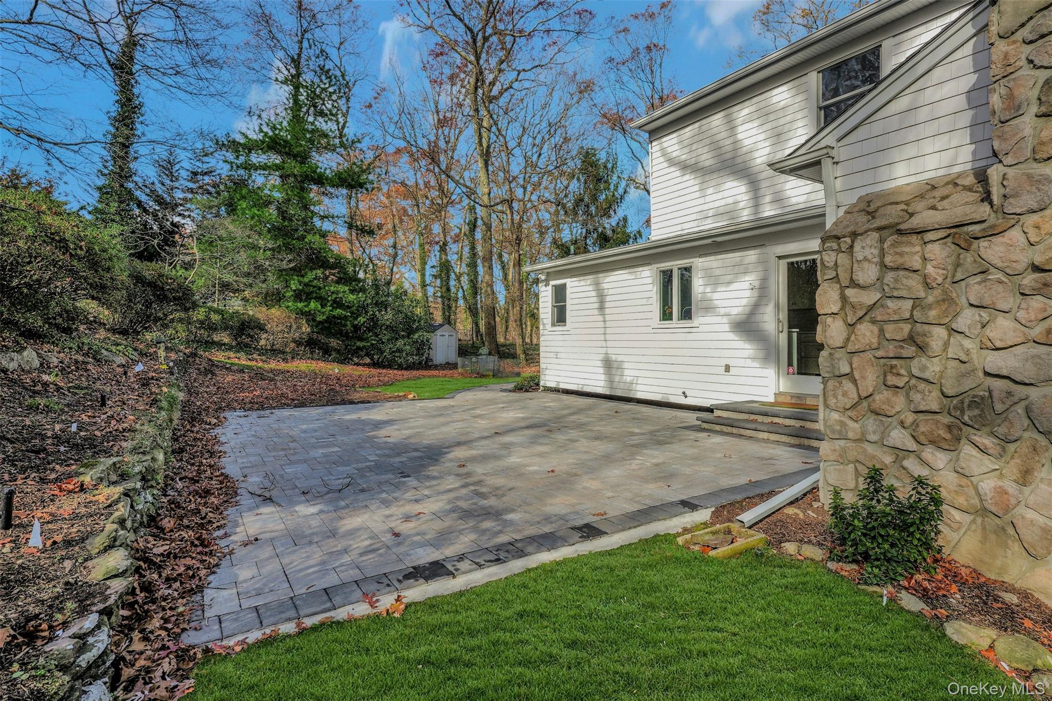 43 Edcris Lane, Huntington, NY 11743