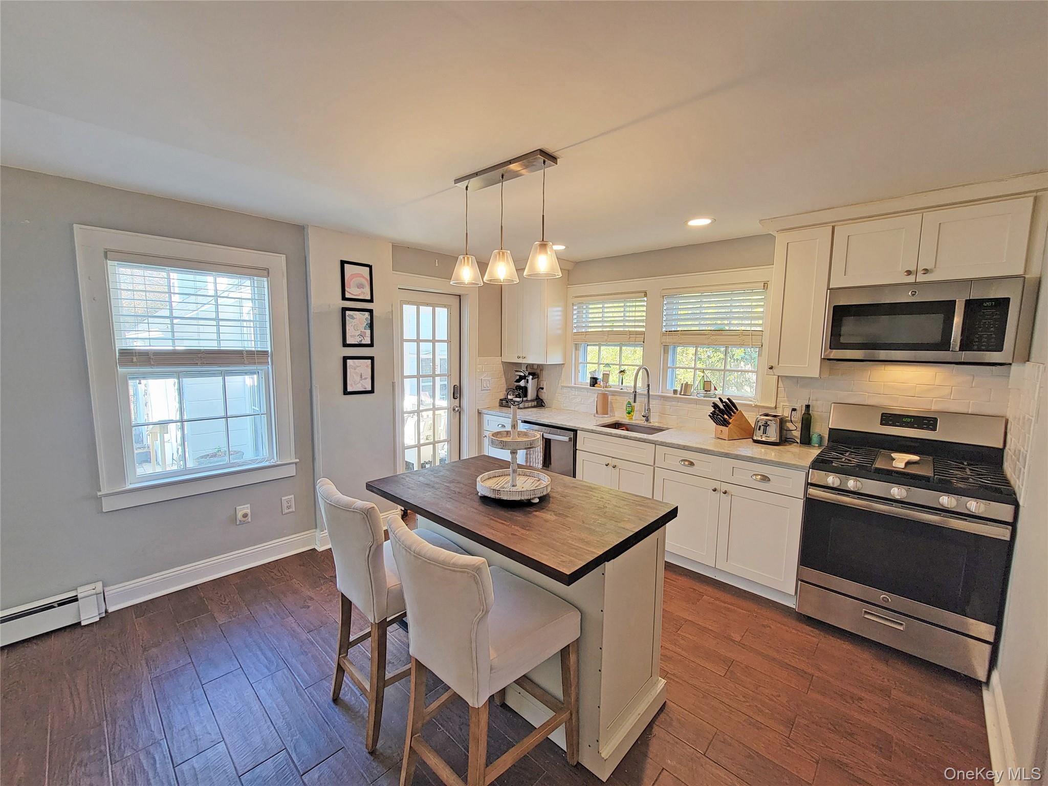 76 Bayport Ave Avenue, Bayport, NY 11705