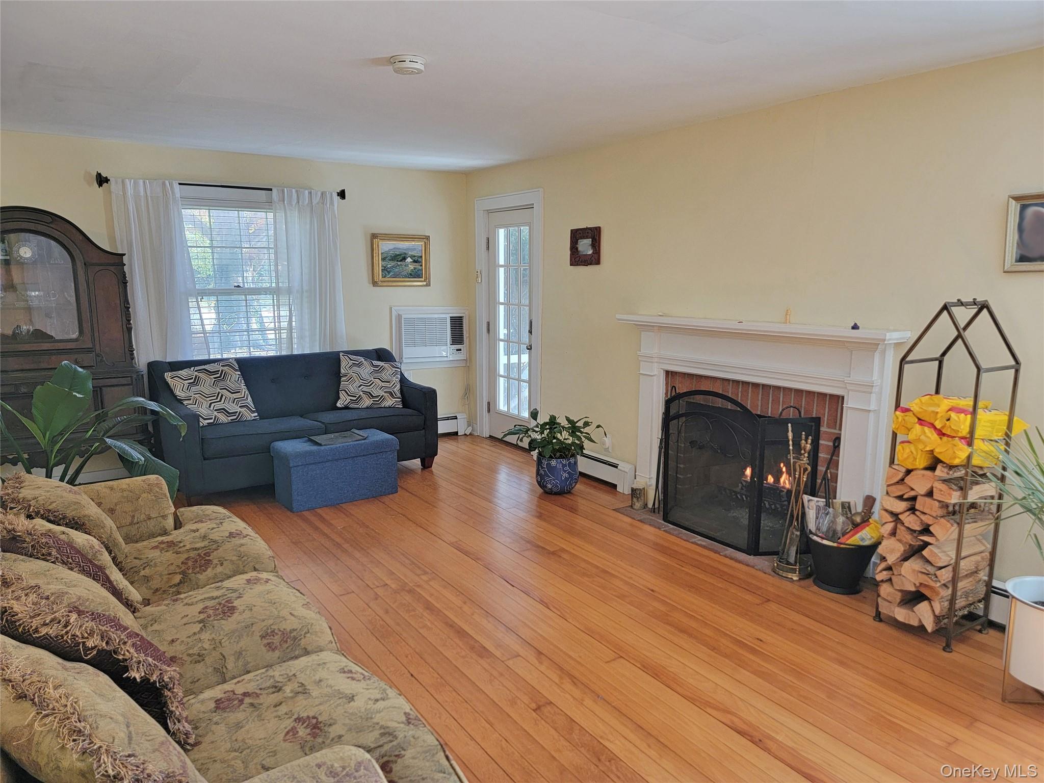 76 Bayport Ave Avenue, Bayport, NY 11705