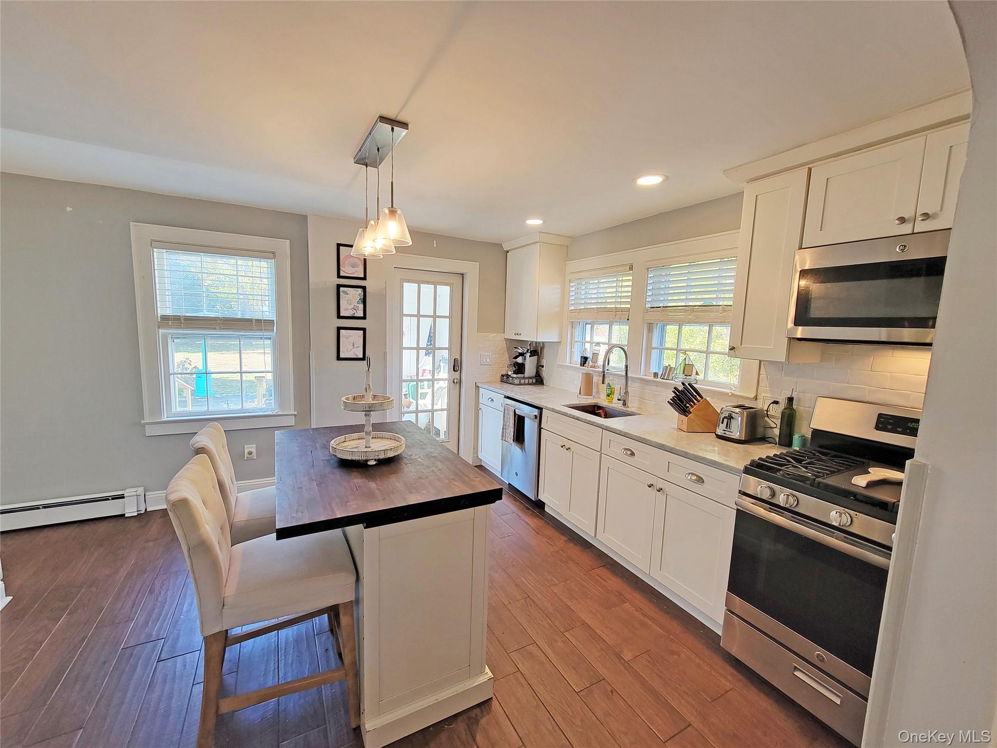 76 Bayport Ave Avenue, Bayport, NY 11705