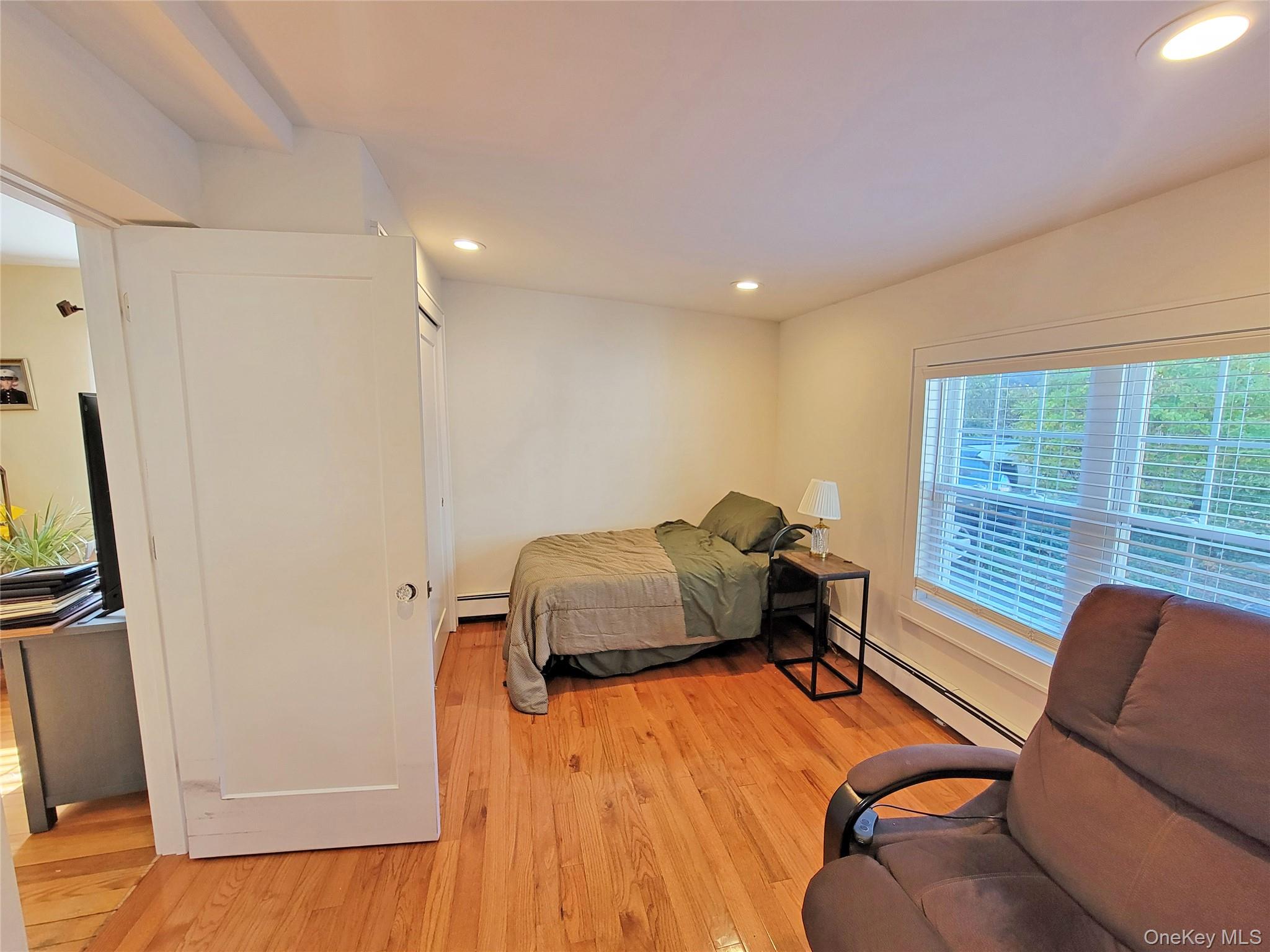 76 Bayport Ave Avenue, Bayport, NY 11705