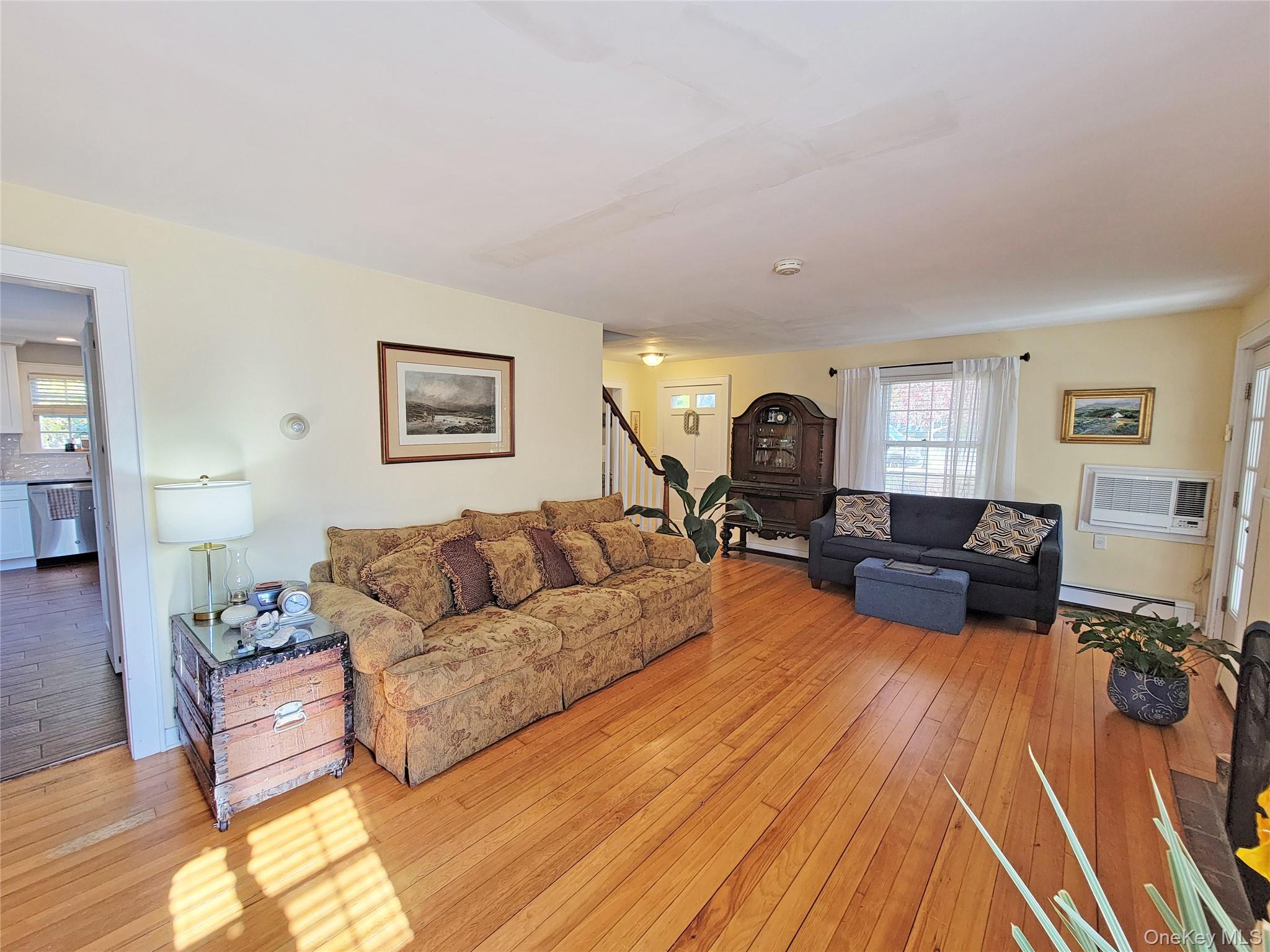 76 Bayport Ave Avenue, Bayport, NY 11705