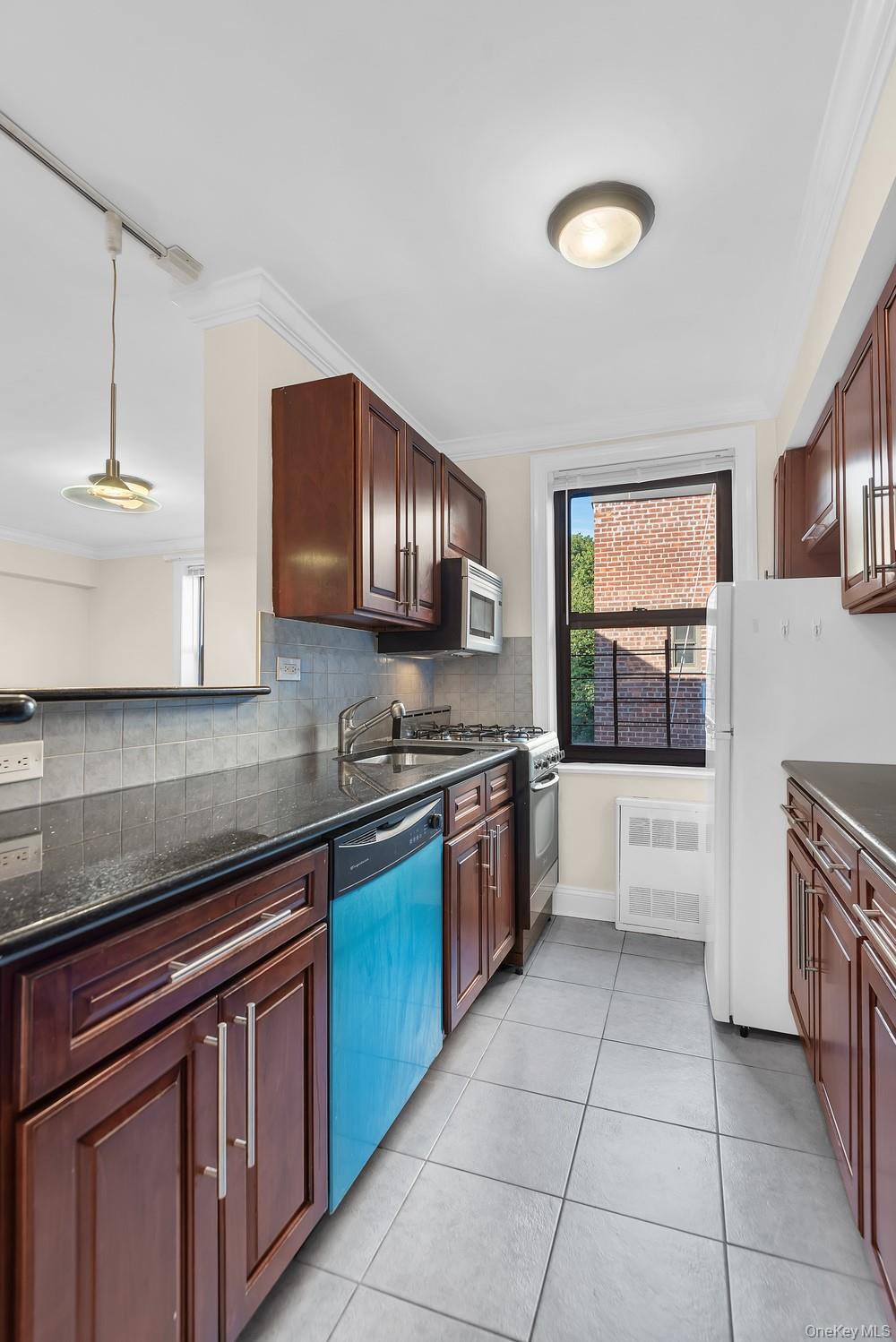 295 Bennett Avenue # 8G, New York (Manhattan), NY 10040