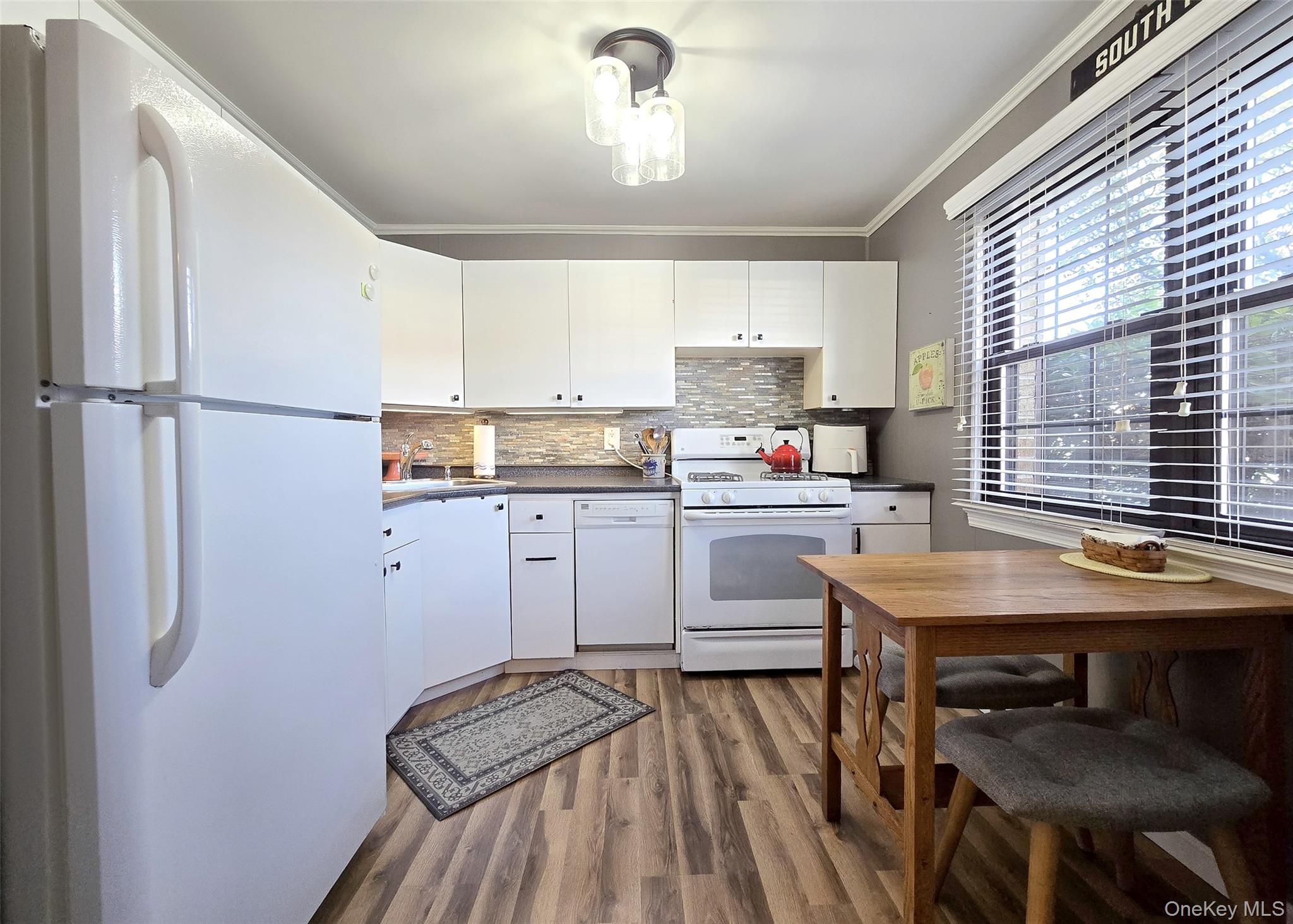 324 Mariners Way, Copiague, NY 11726