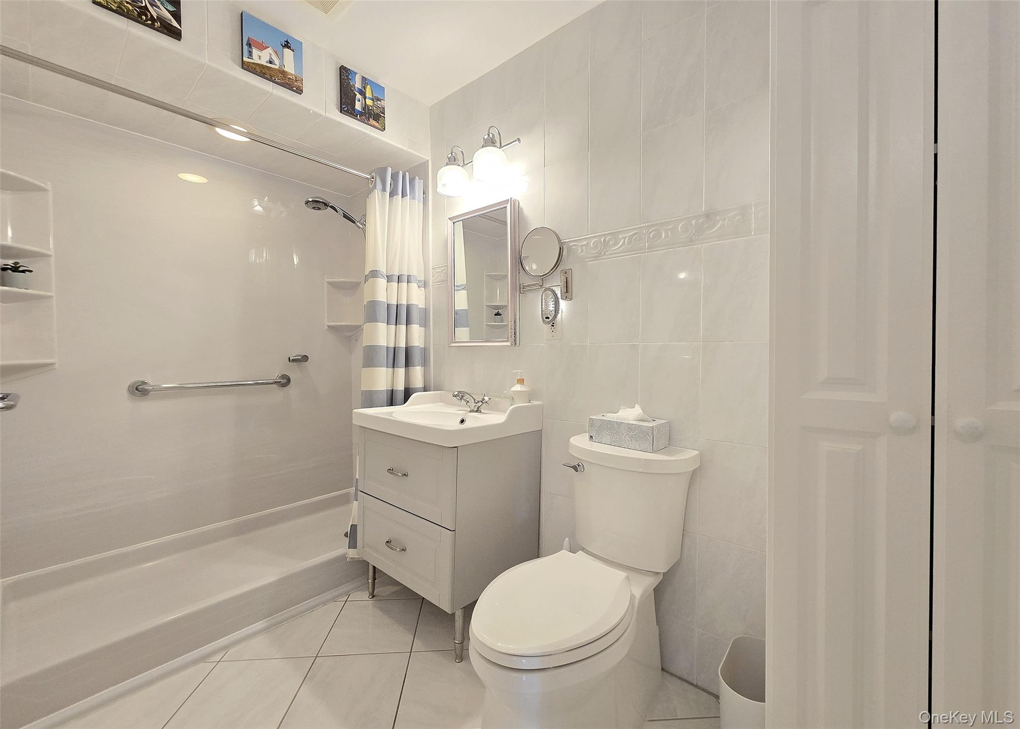 324 Mariners Way, Copiague, NY 11726