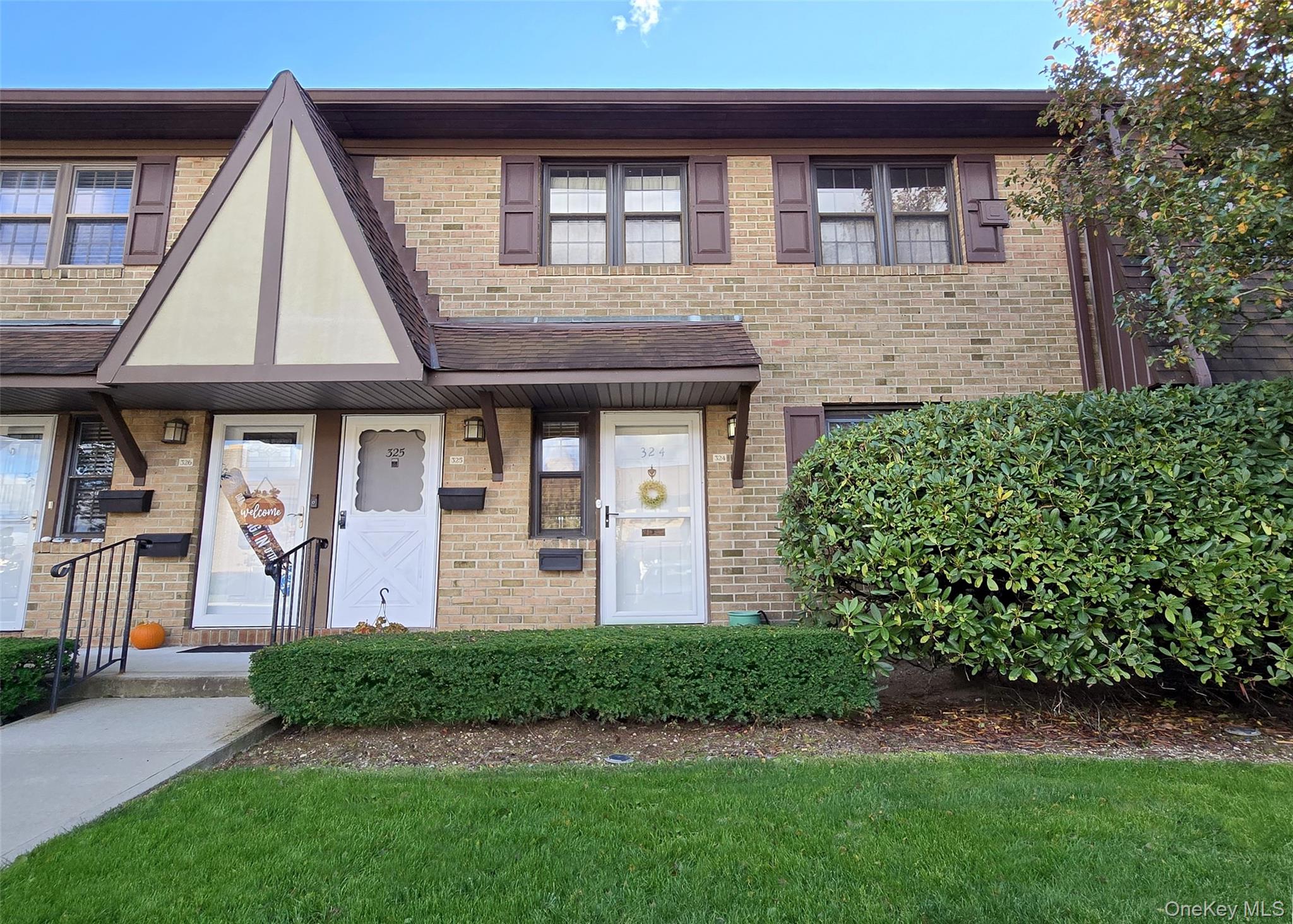 324 Mariners Way, Copiague, NY 11726